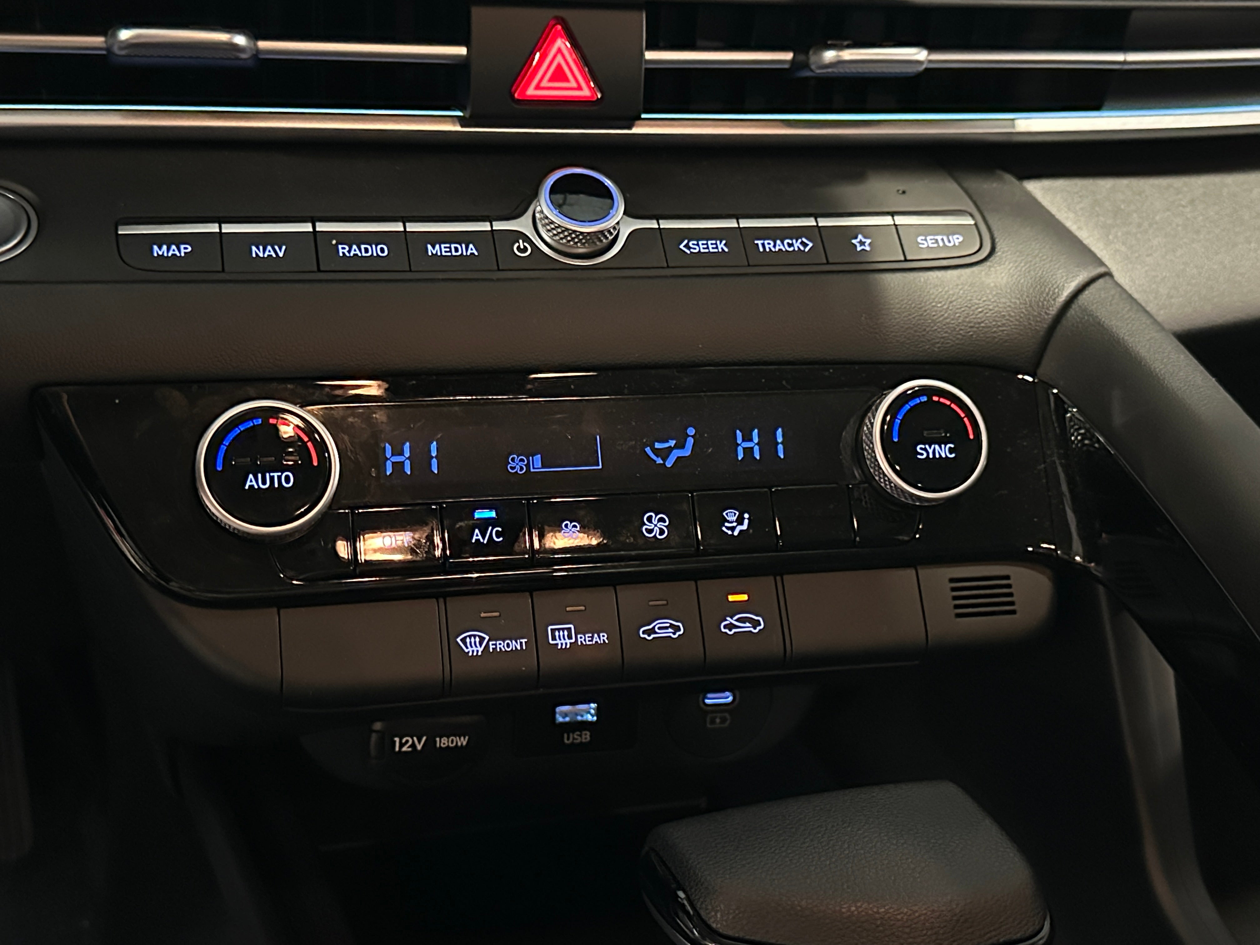 2024 Hyundai Elantra Blue 4