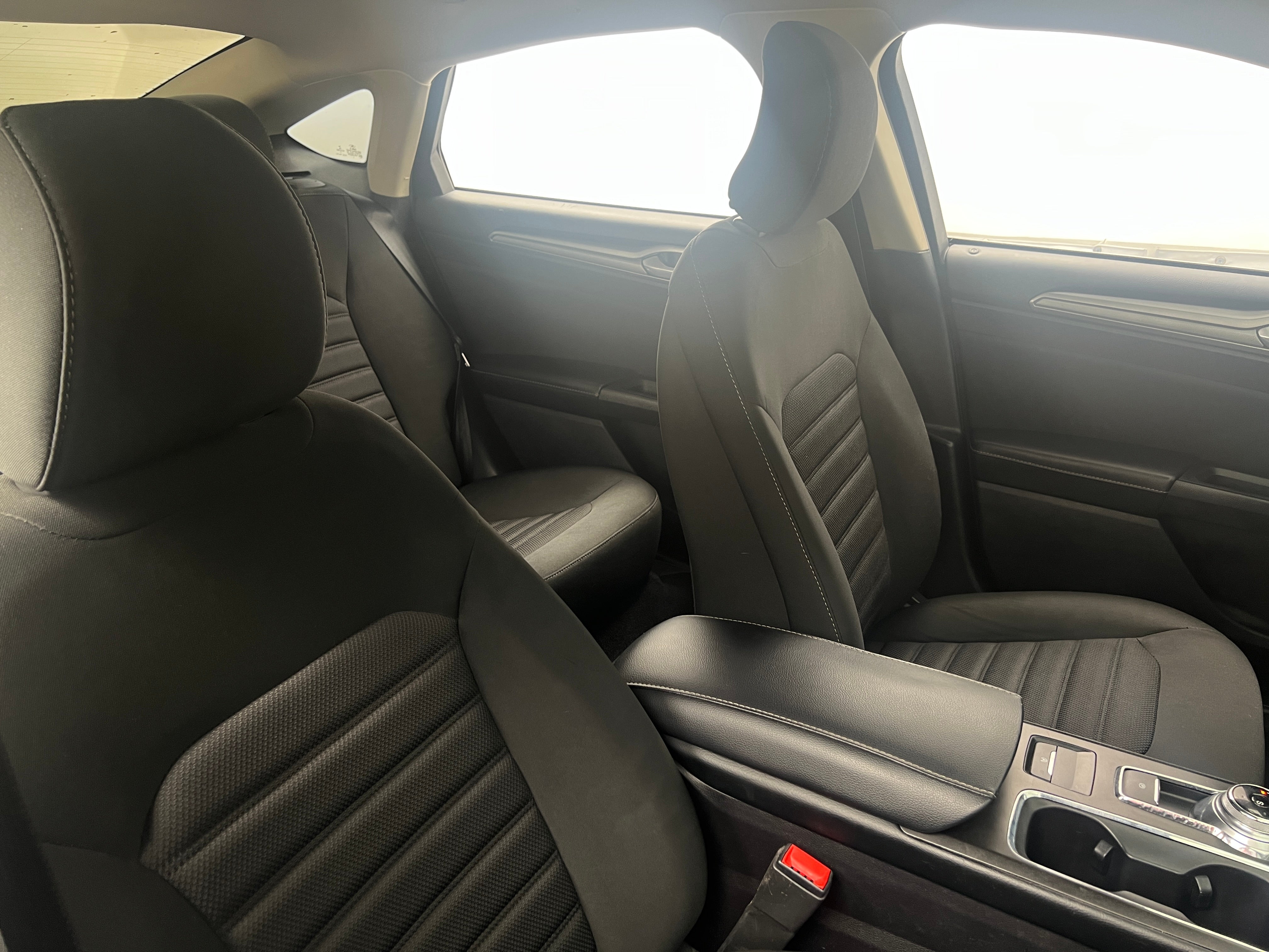 2018 Ford Fusion SE 2