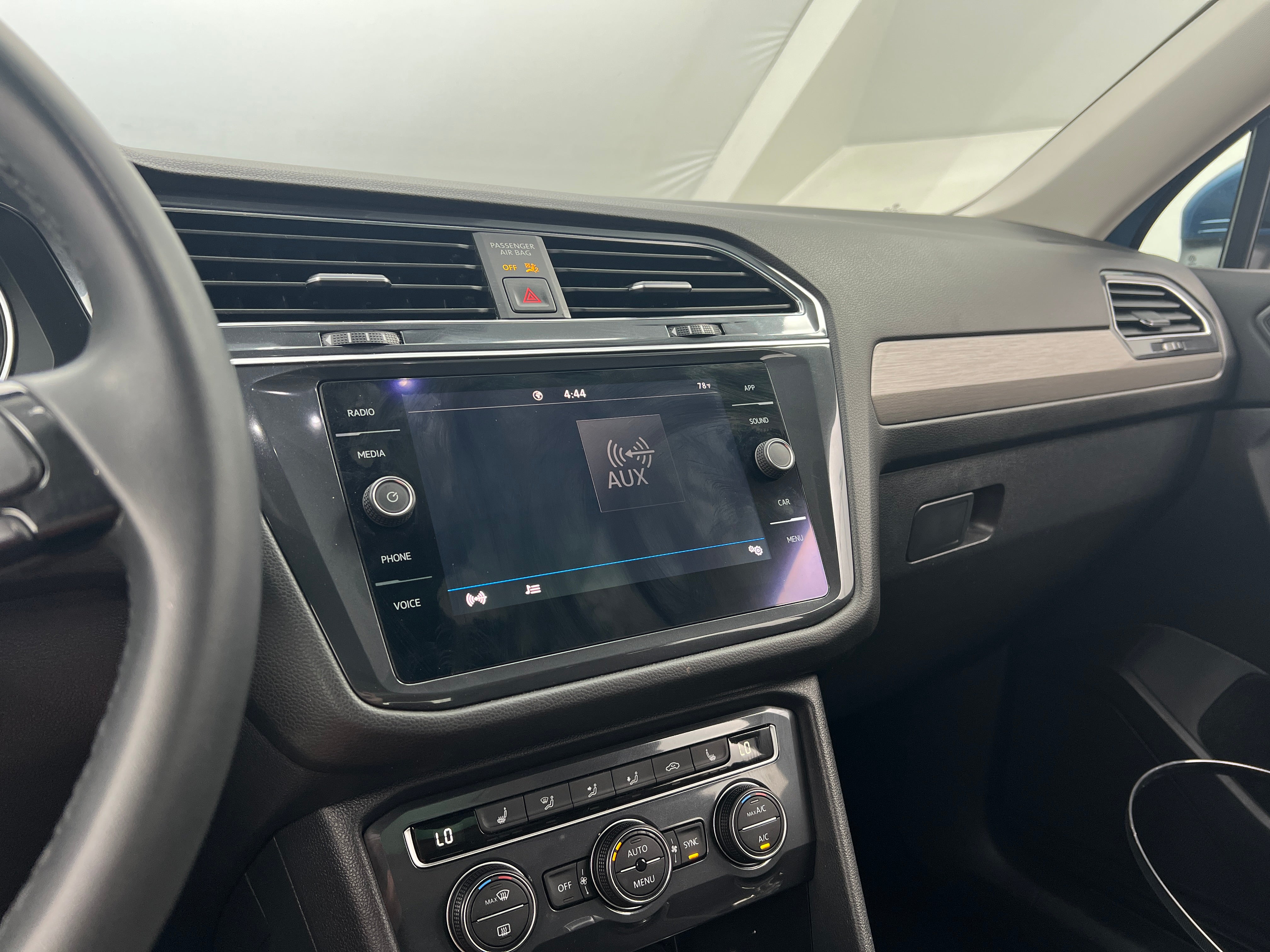 2020 Volkswagen Tiguan SE 3