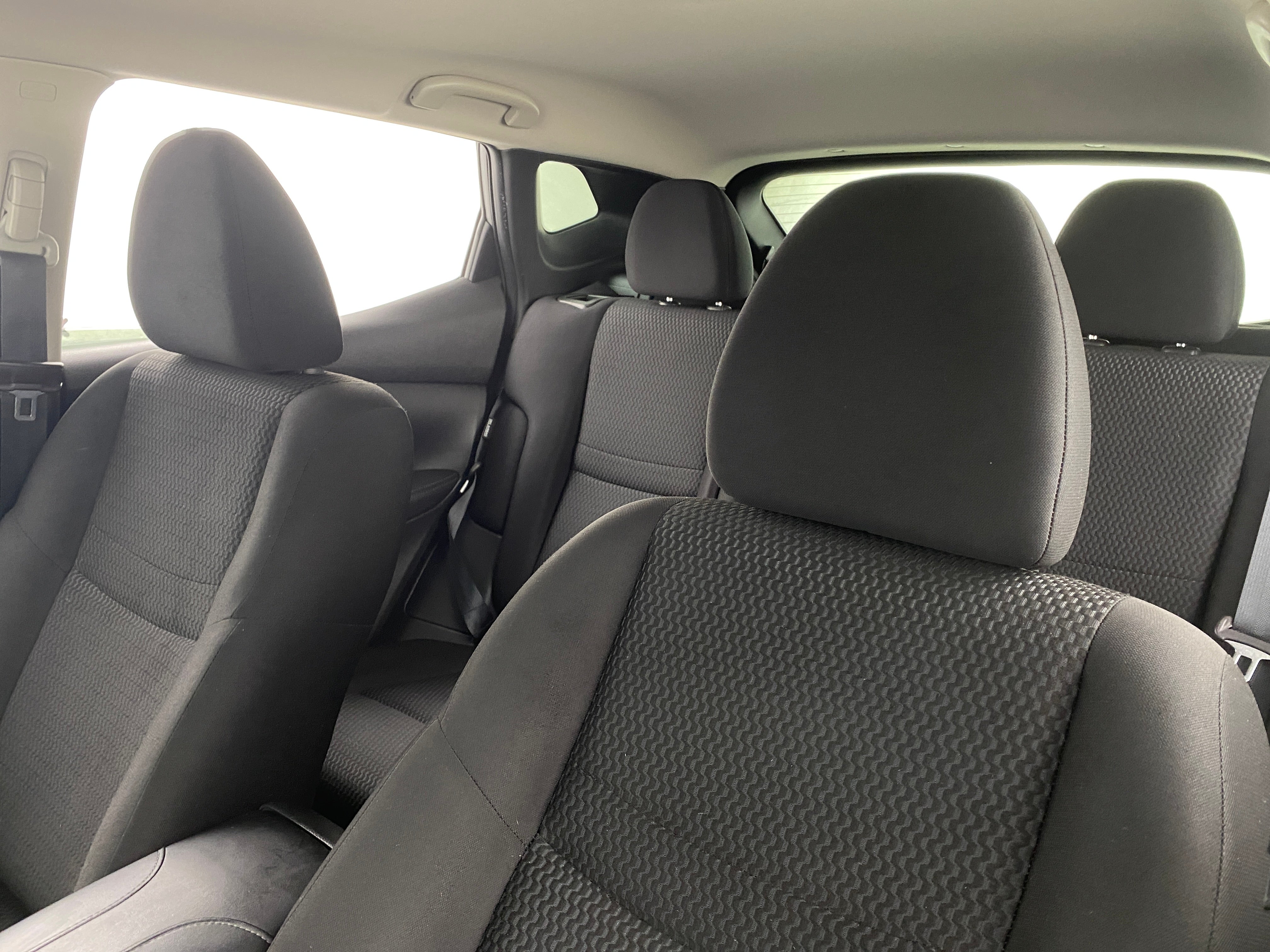2020 Nissan Rogue Sport S 2