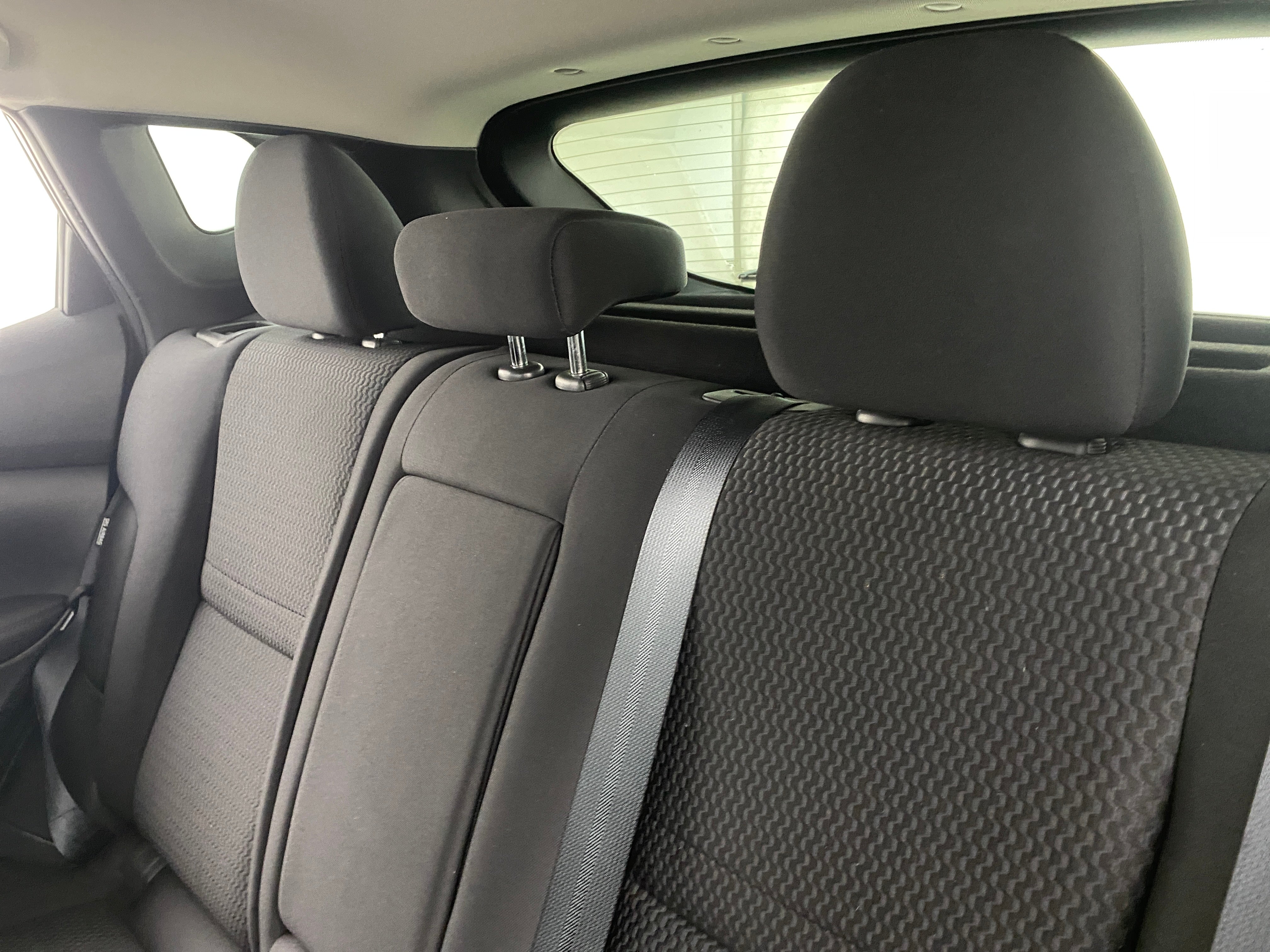 2020 Nissan Rogue Sport S 6