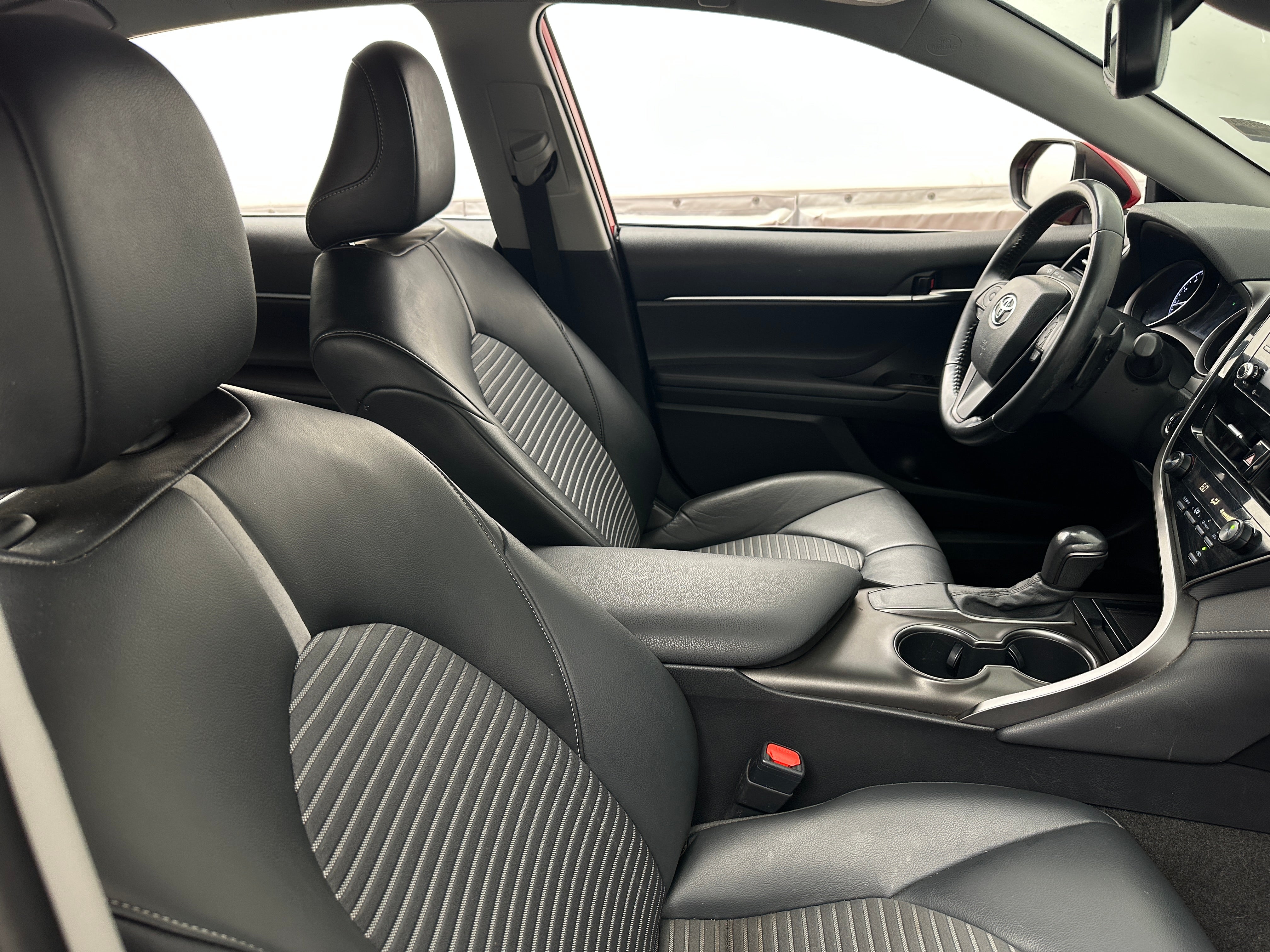 2021 Toyota Camry SE 2