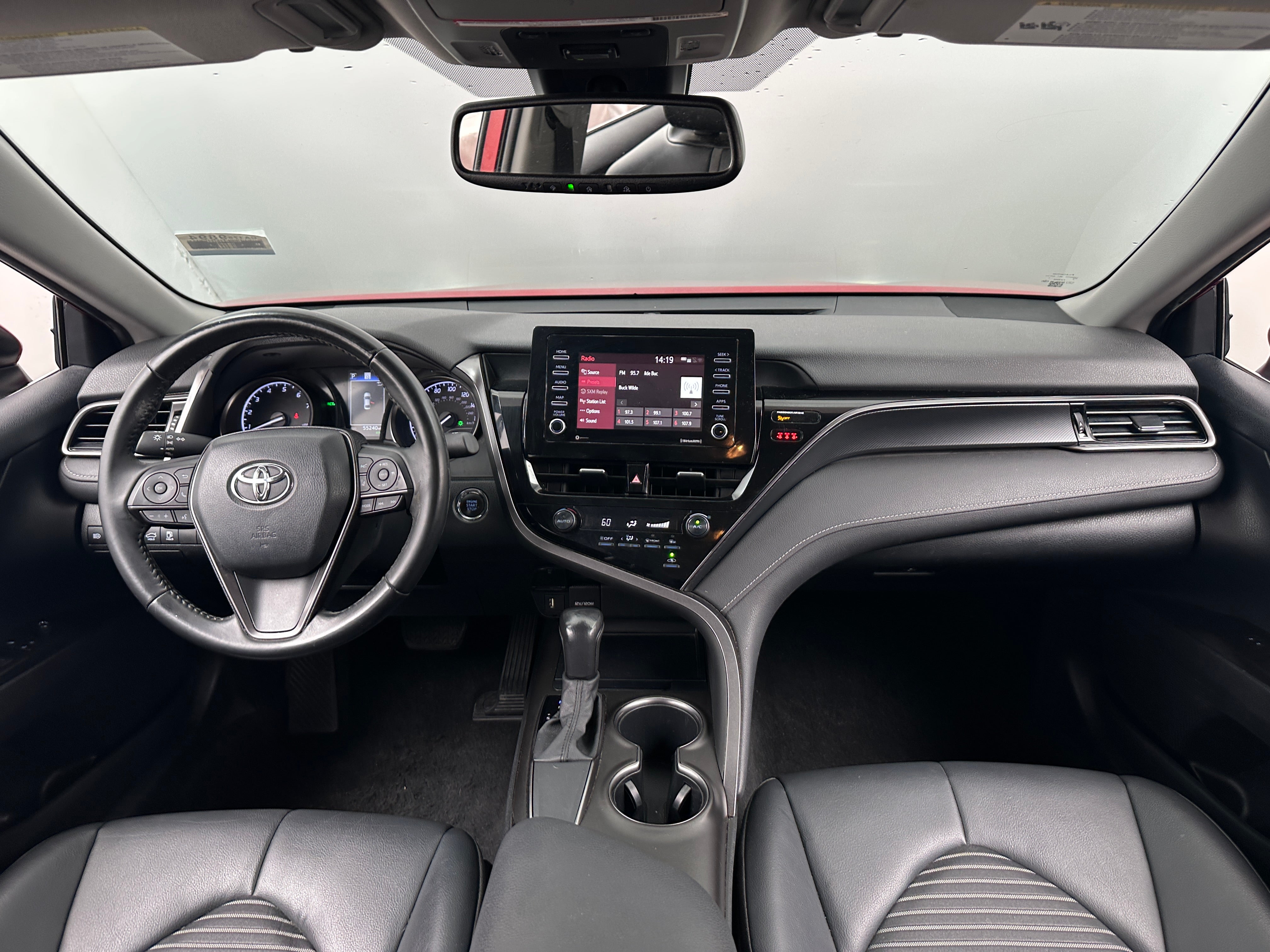 2021 Toyota Camry SE 3