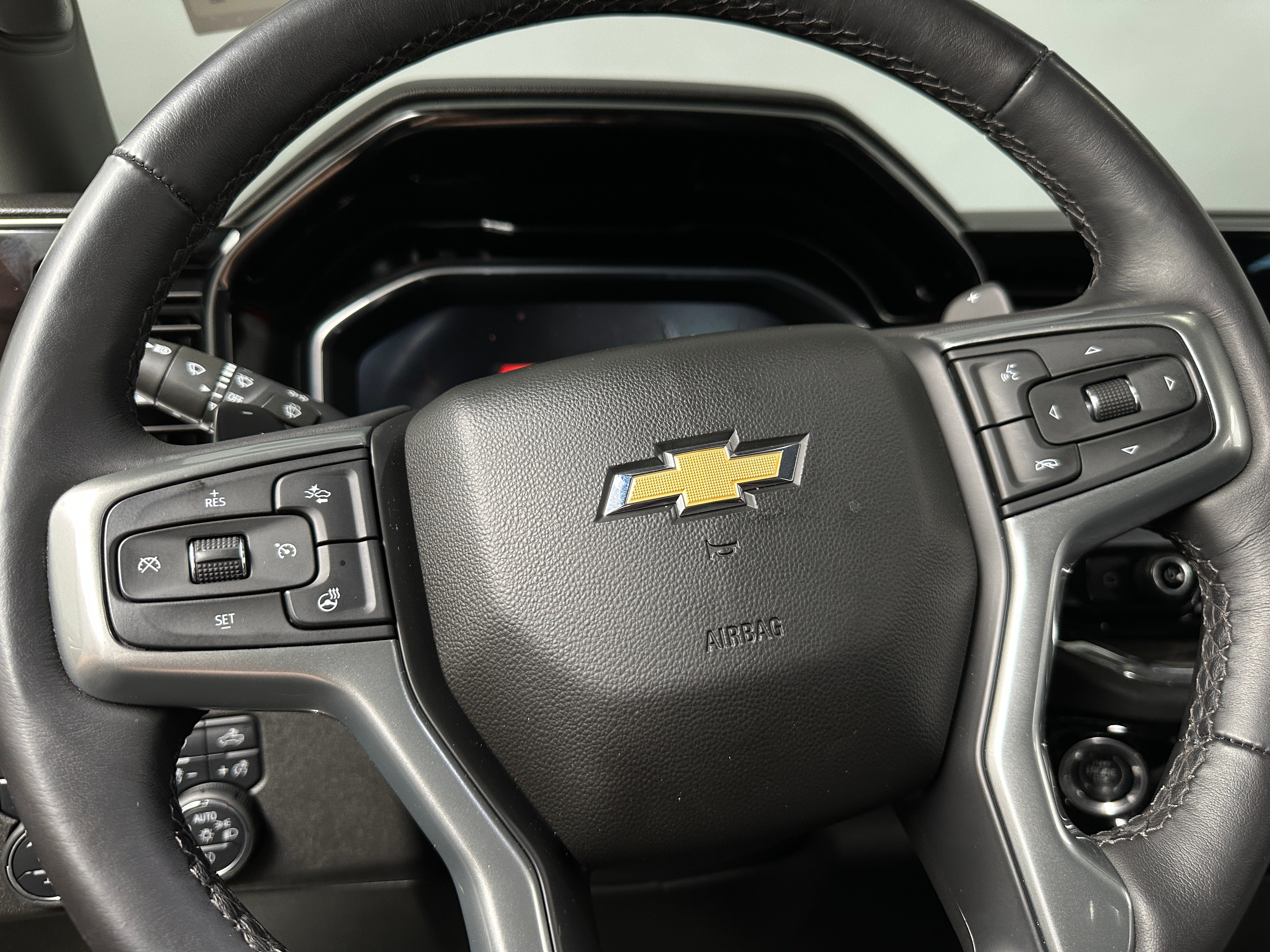 2023 Chevrolet Silverado 1500 LTZ 4