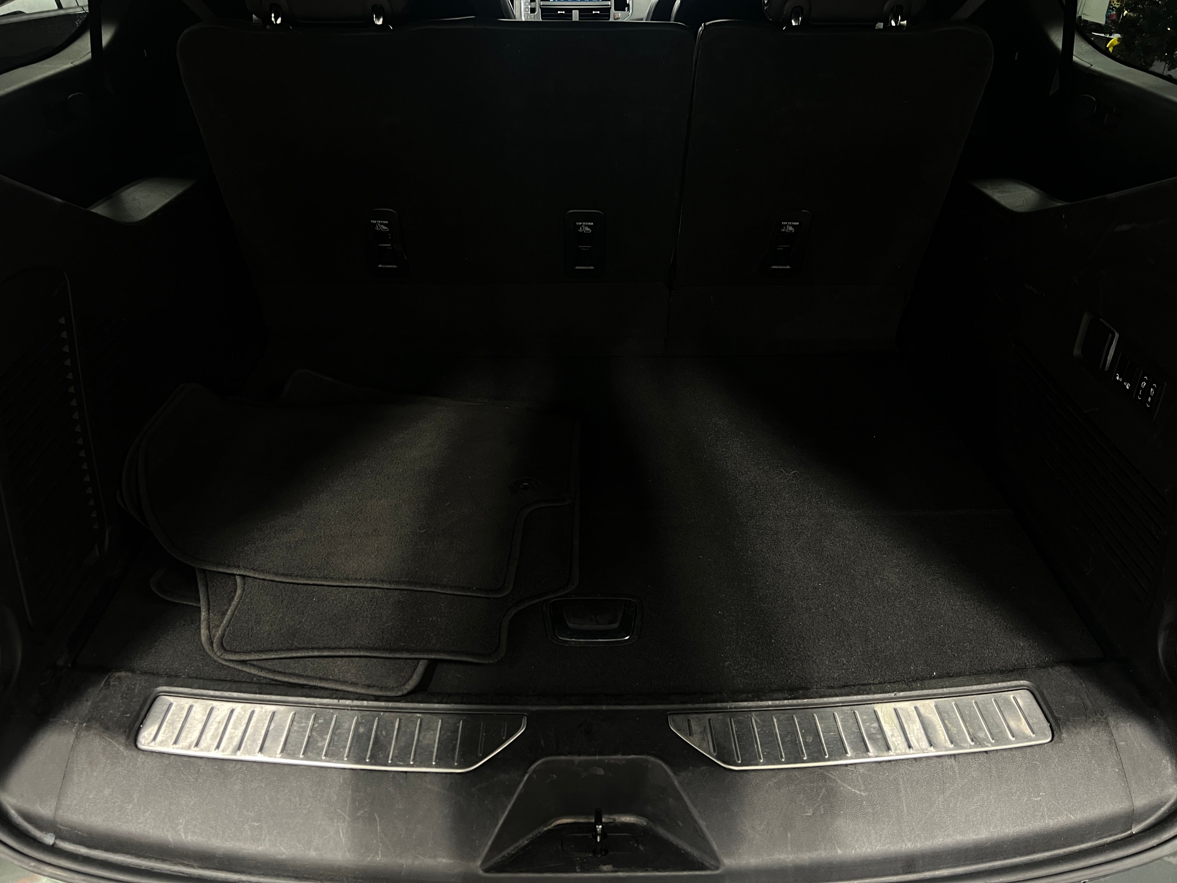 2023 Chevrolet Suburban Premier 6