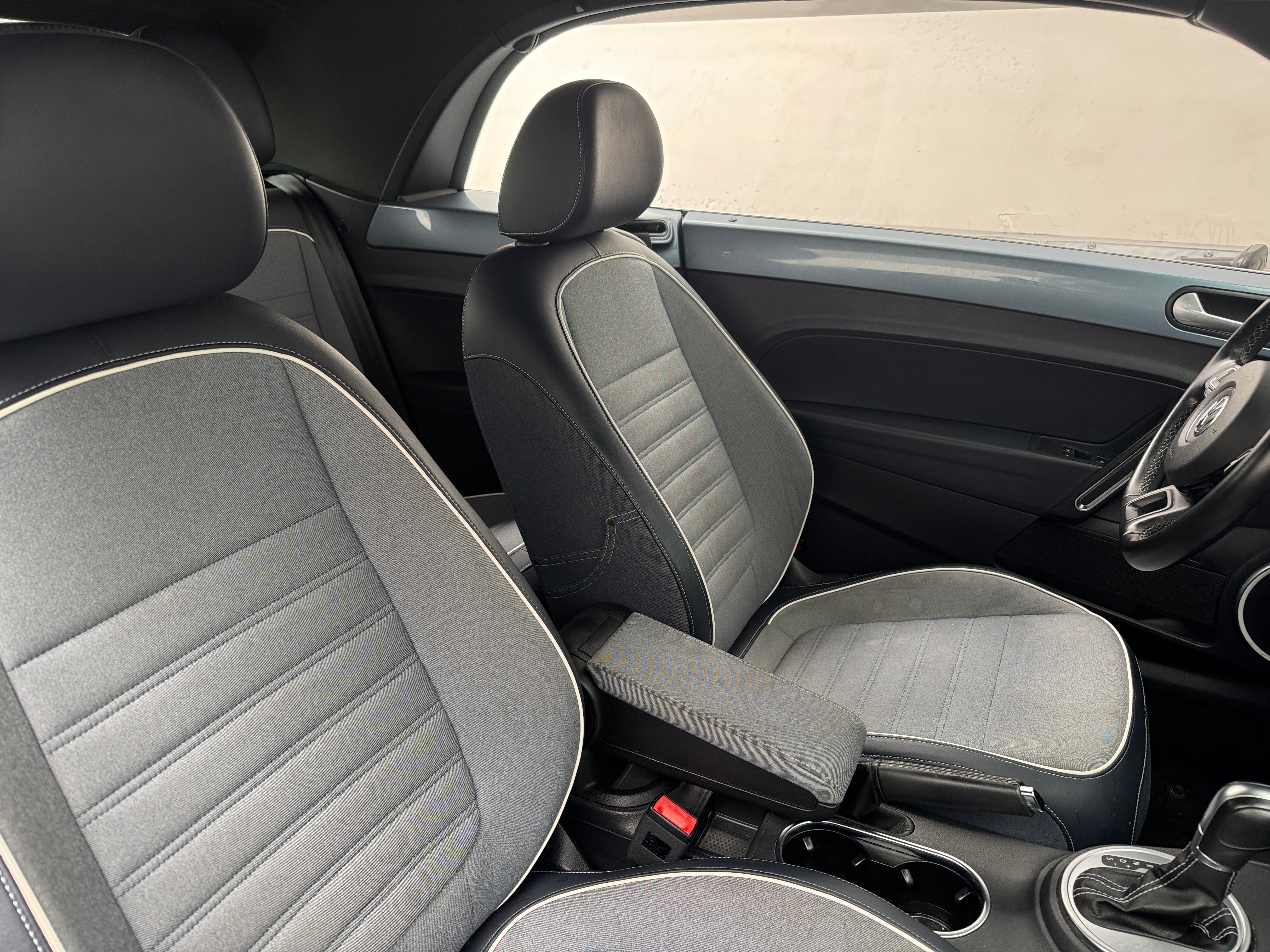 2016 Volkswagen Beetle Denim 2