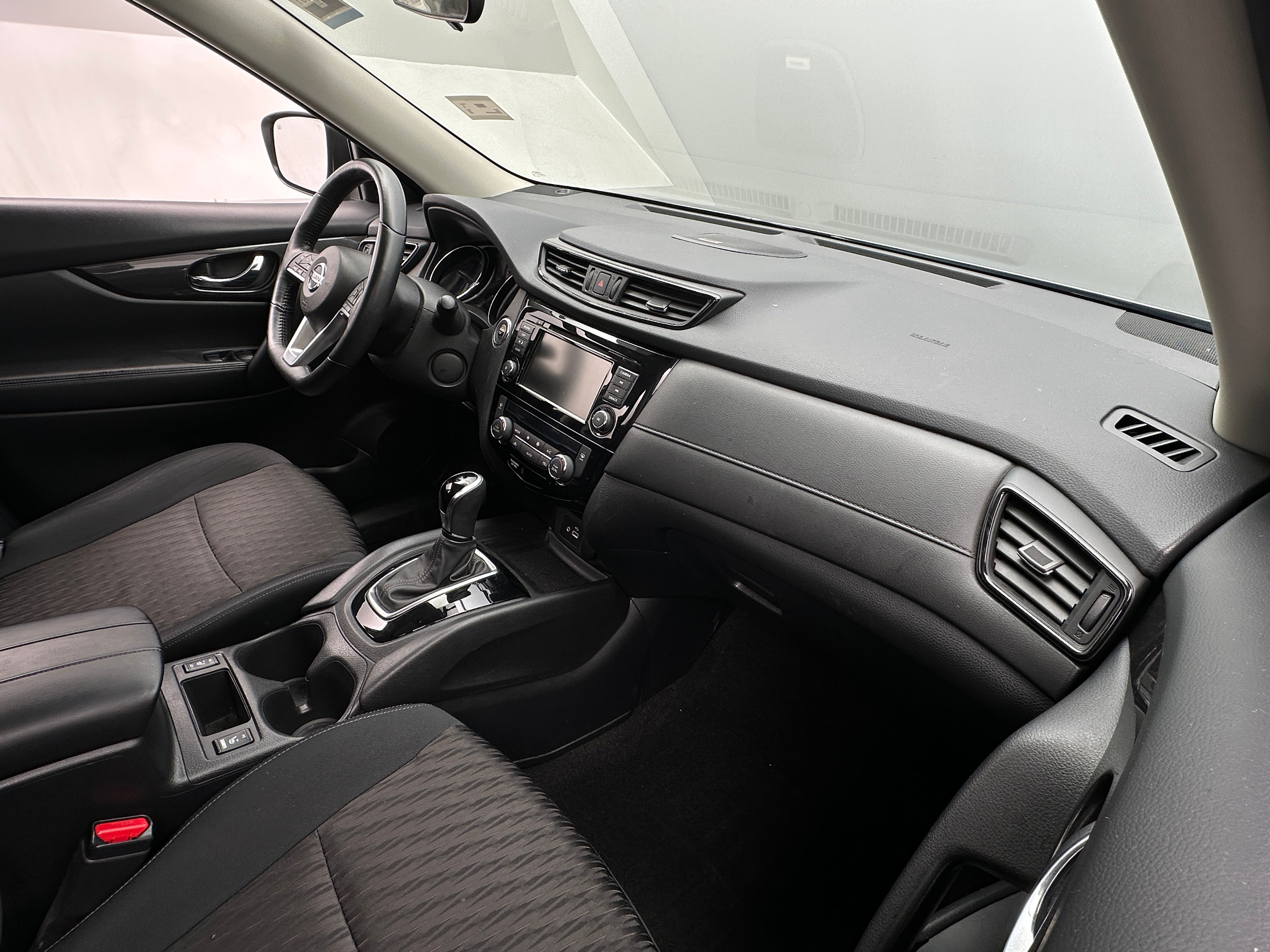 2018 Nissan Rogue SV 3