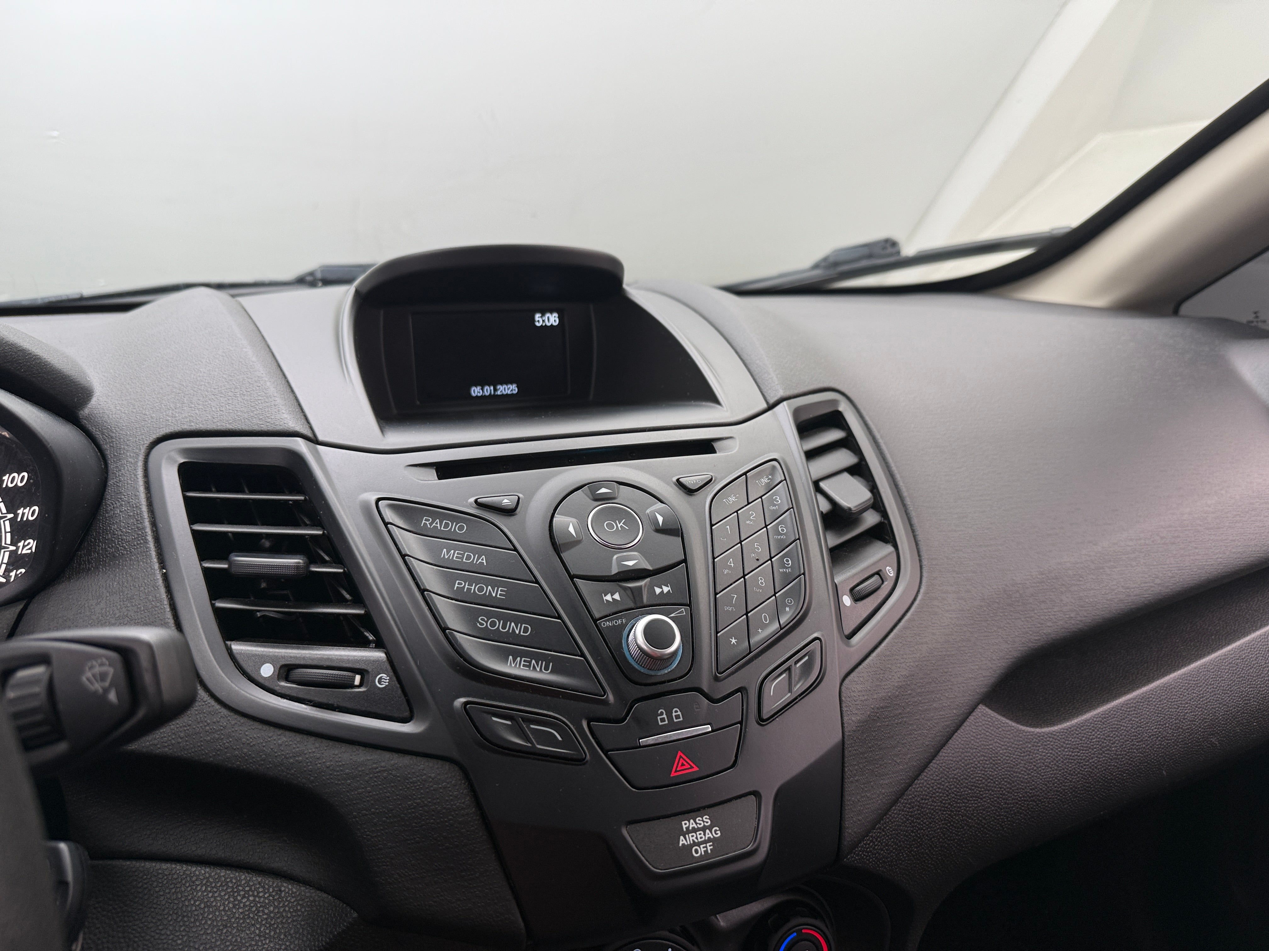 2019 Ford Fiesta S 4