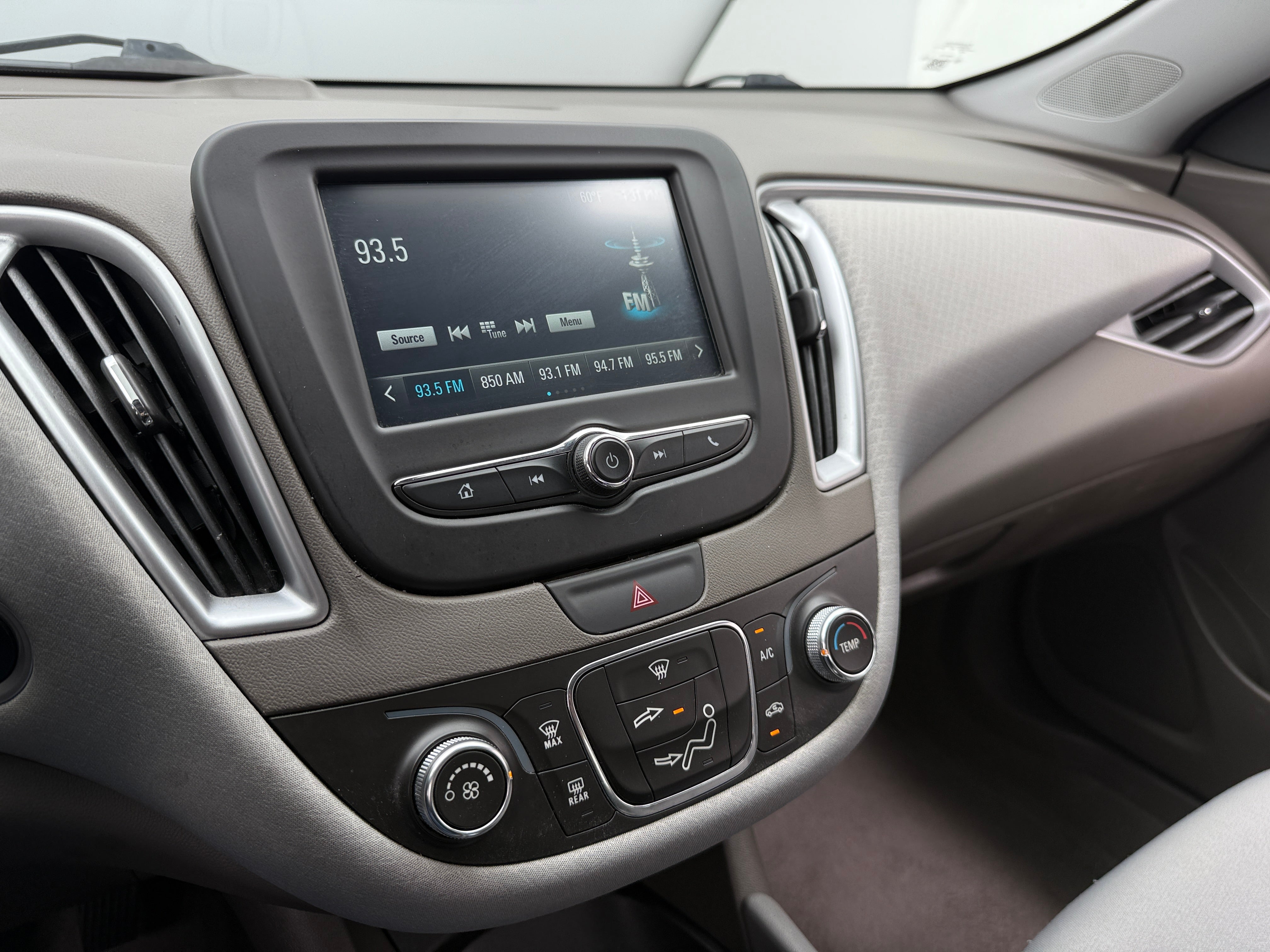 2018 Chevrolet Malibu LS 4