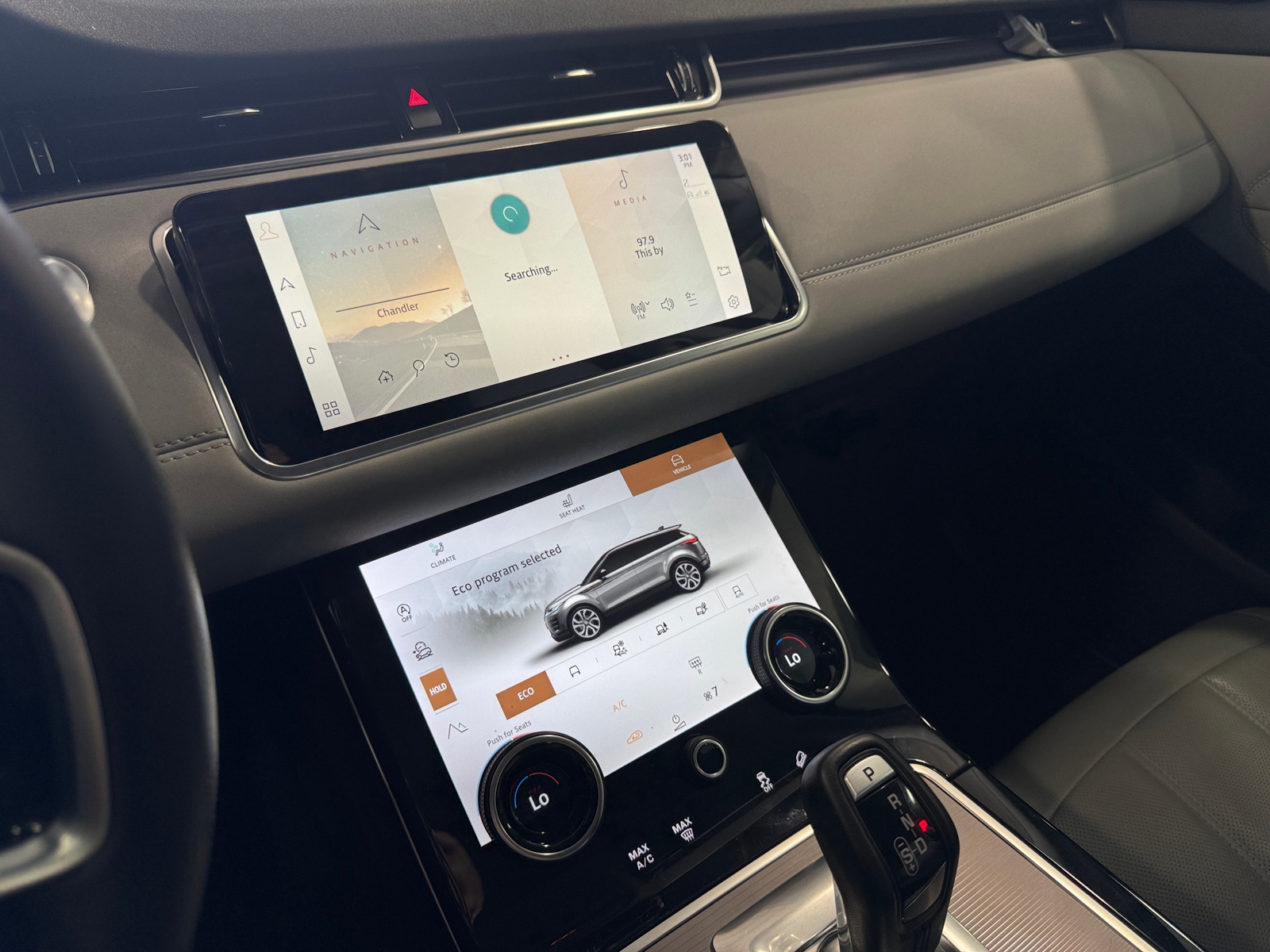 Thumbnail: 2021 Land Rover Range Rover Evoque - 3