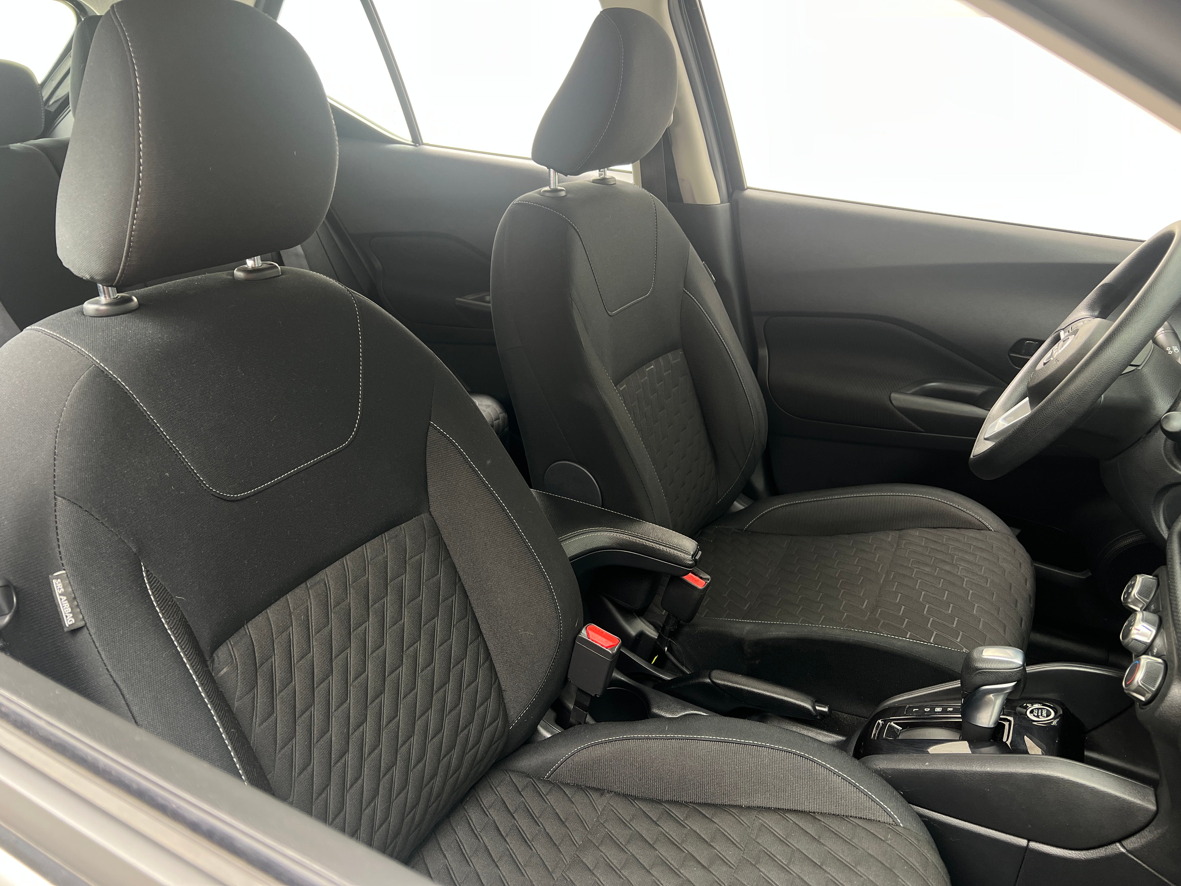 2022 Nissan Kicks S 2