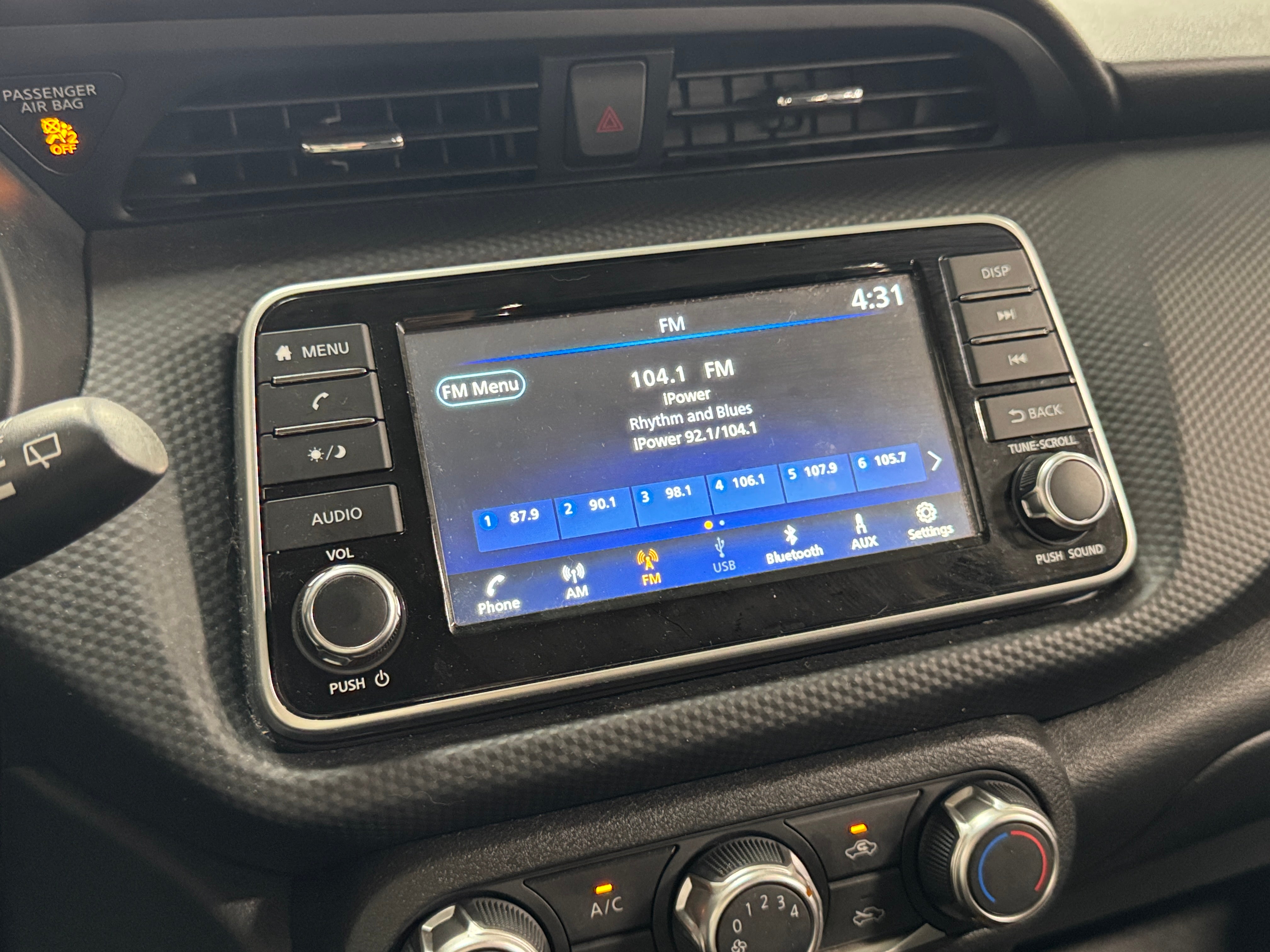 2022 Nissan Kicks S 4