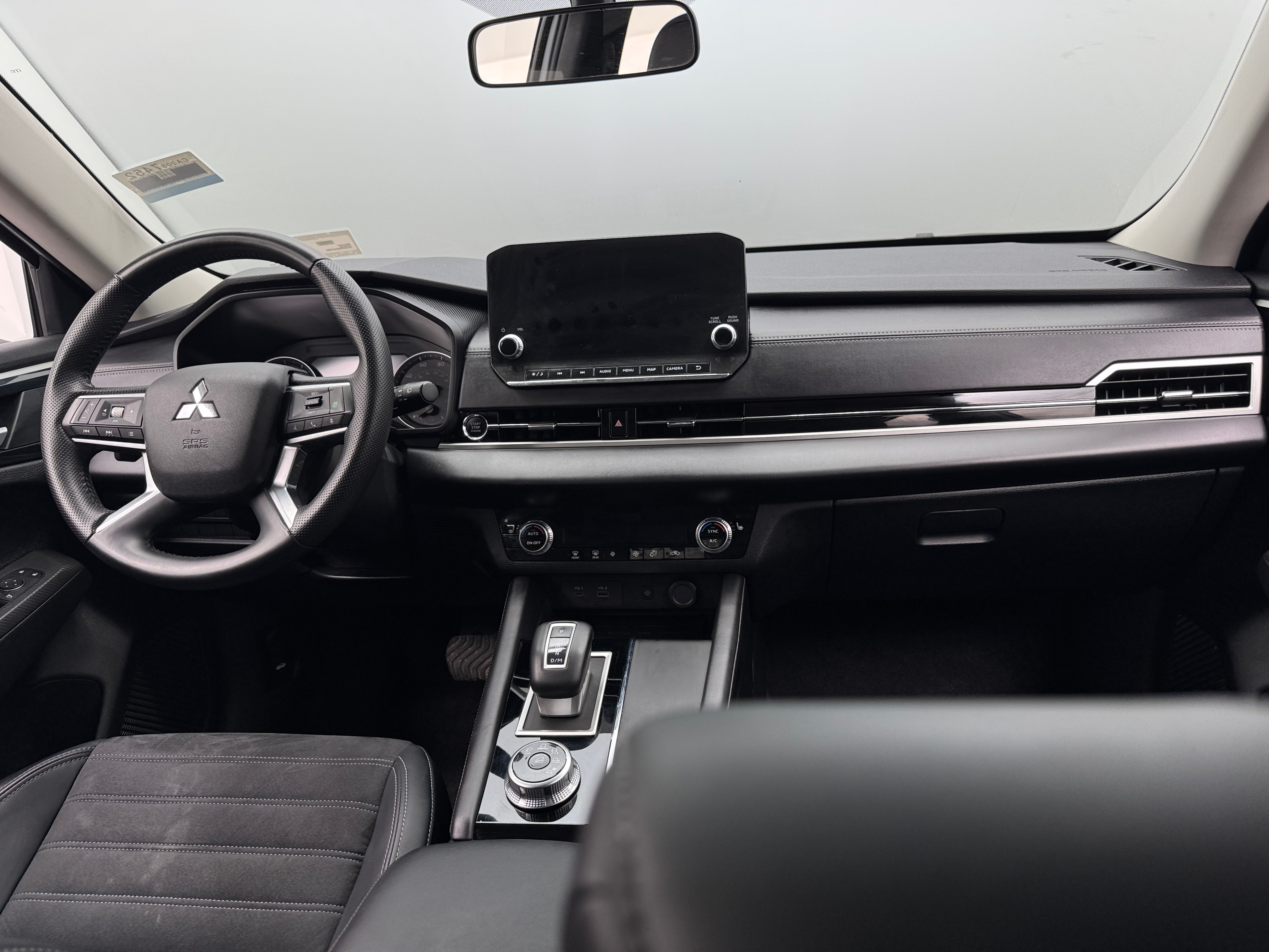 2024 Mitsubishi Outlander SE 2