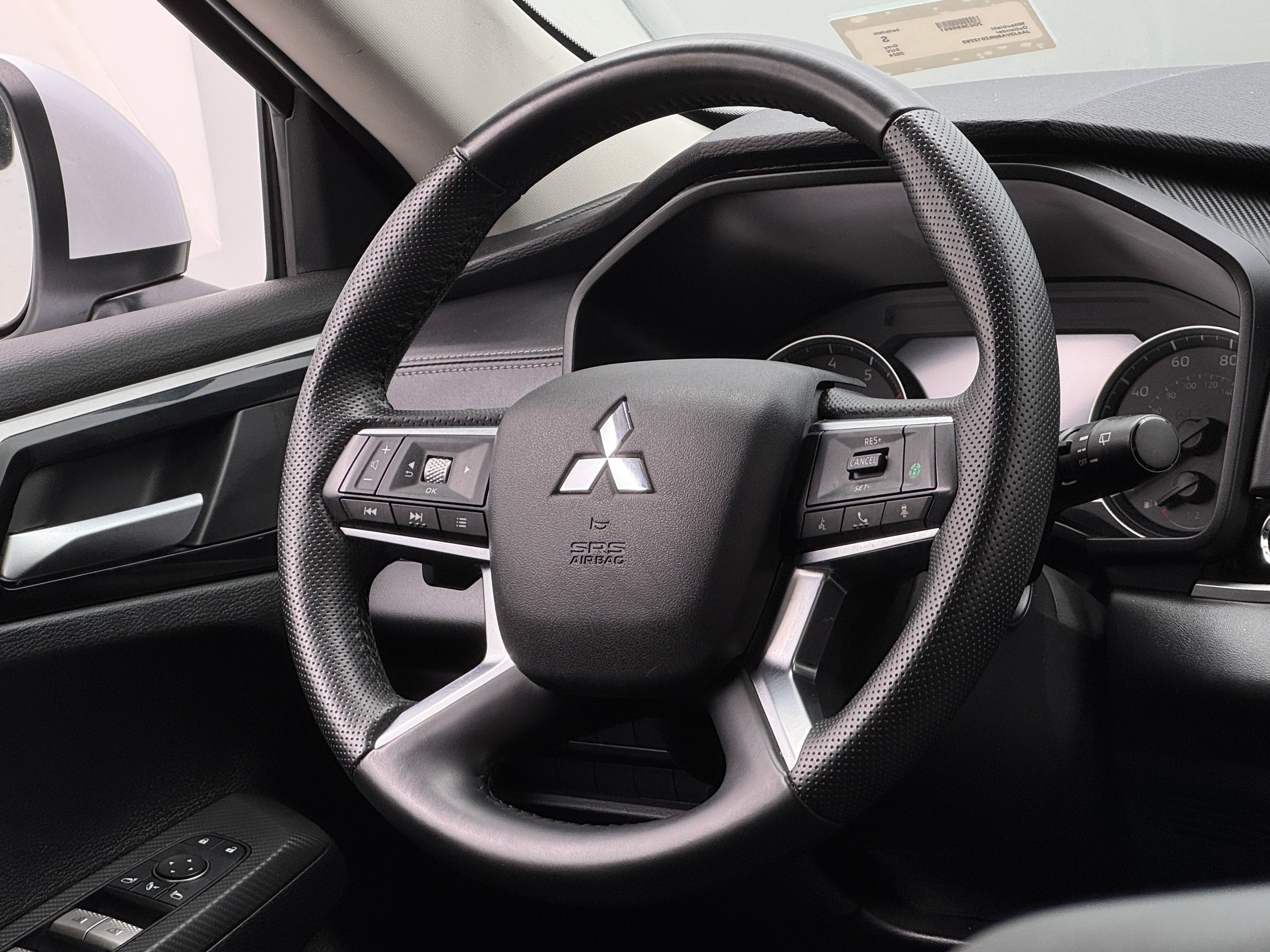 2024 Mitsubishi Outlander SE 4