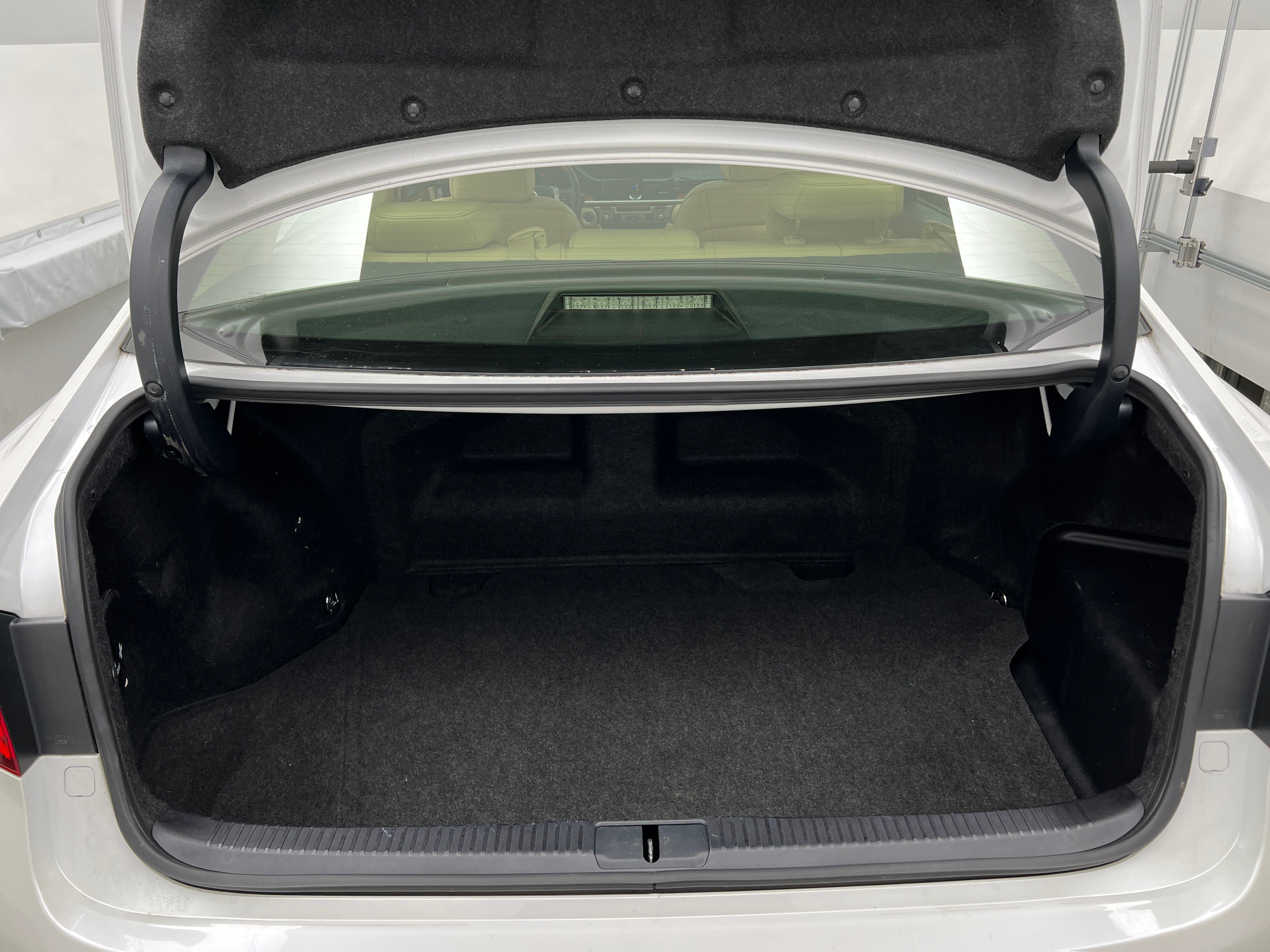 2014 Lexus ES Hybrid 300h 6