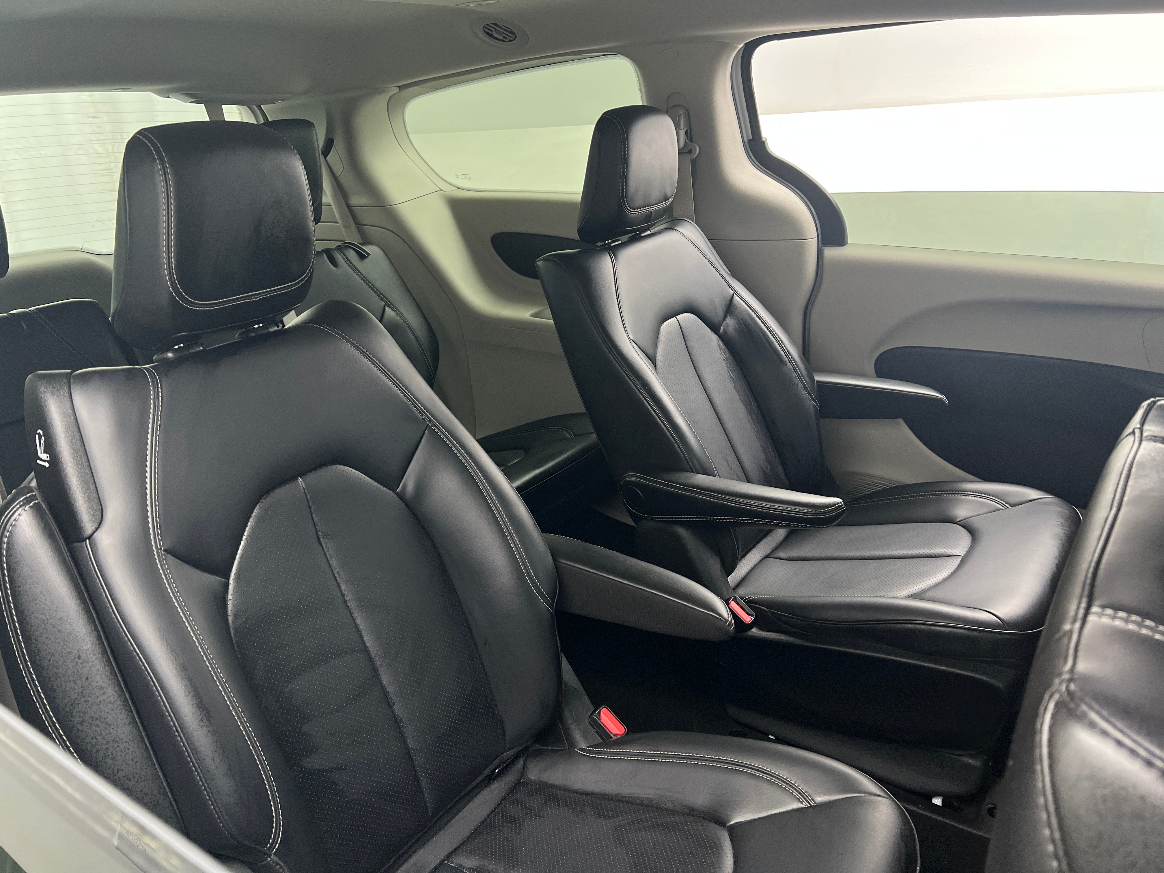 2023 Chrysler Pacifica Hybrid Touring L 5