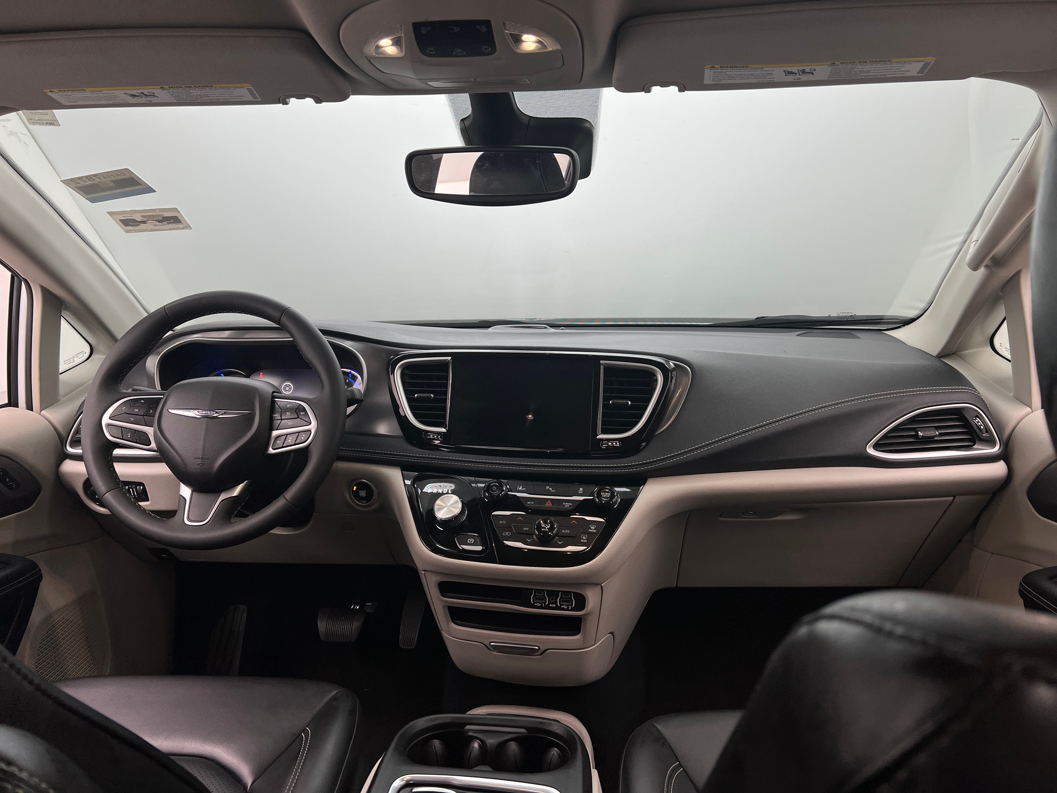 2023 Chrysler Pacifica Hybrid Touring L 2