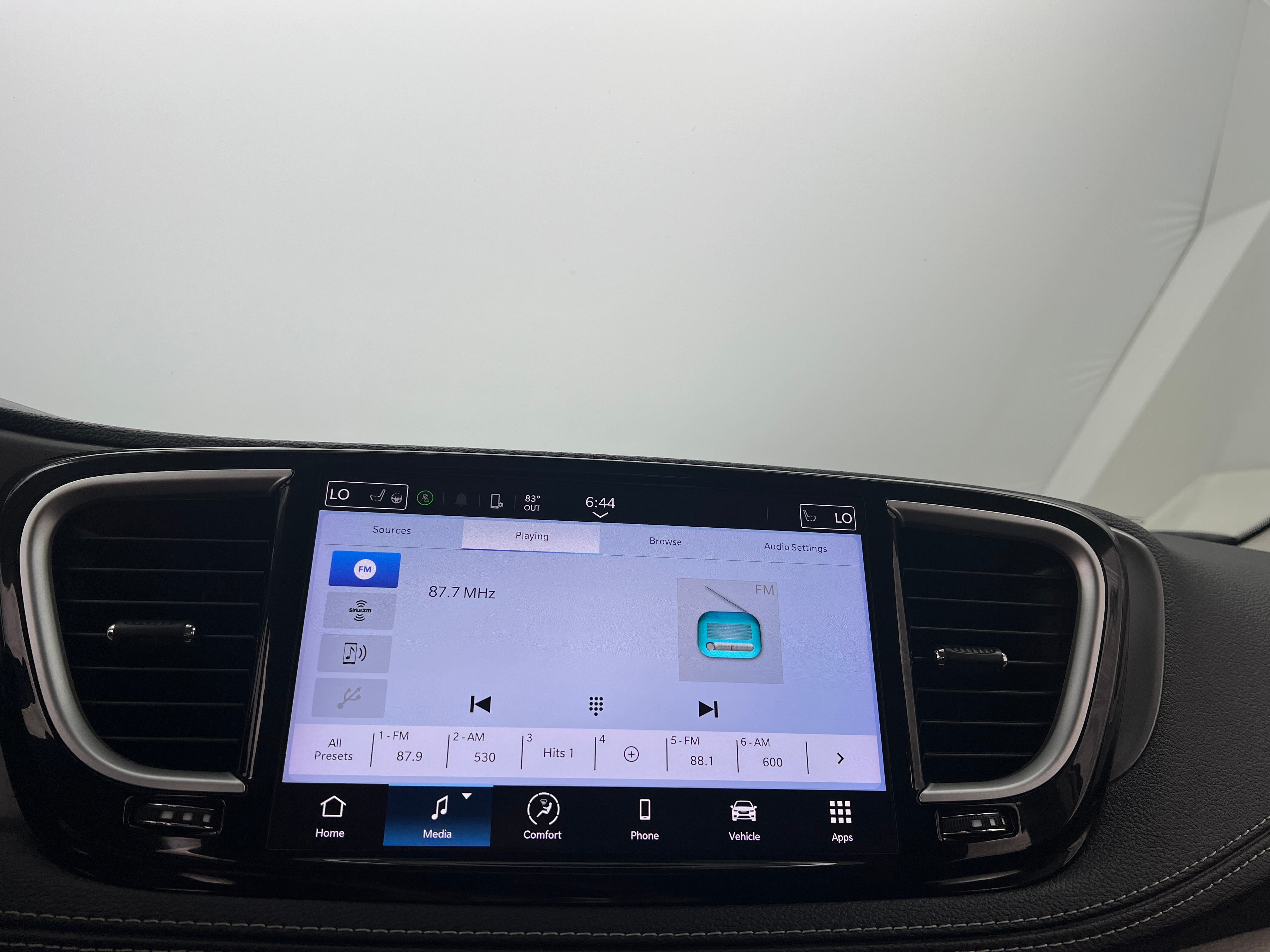 2023 Chrysler Pacifica Hybrid Touring L 3
