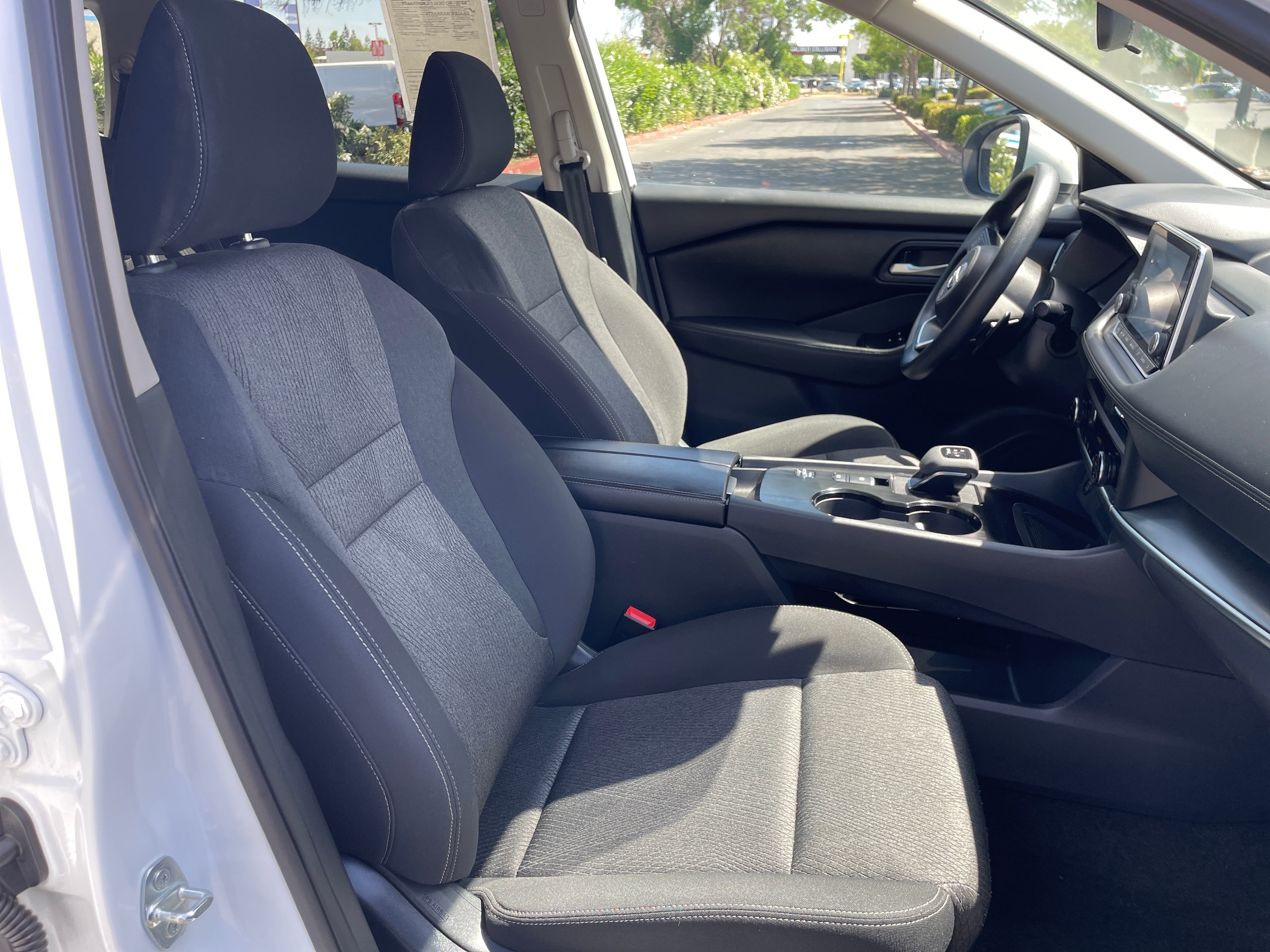2024 Nissan Rogue SV 2