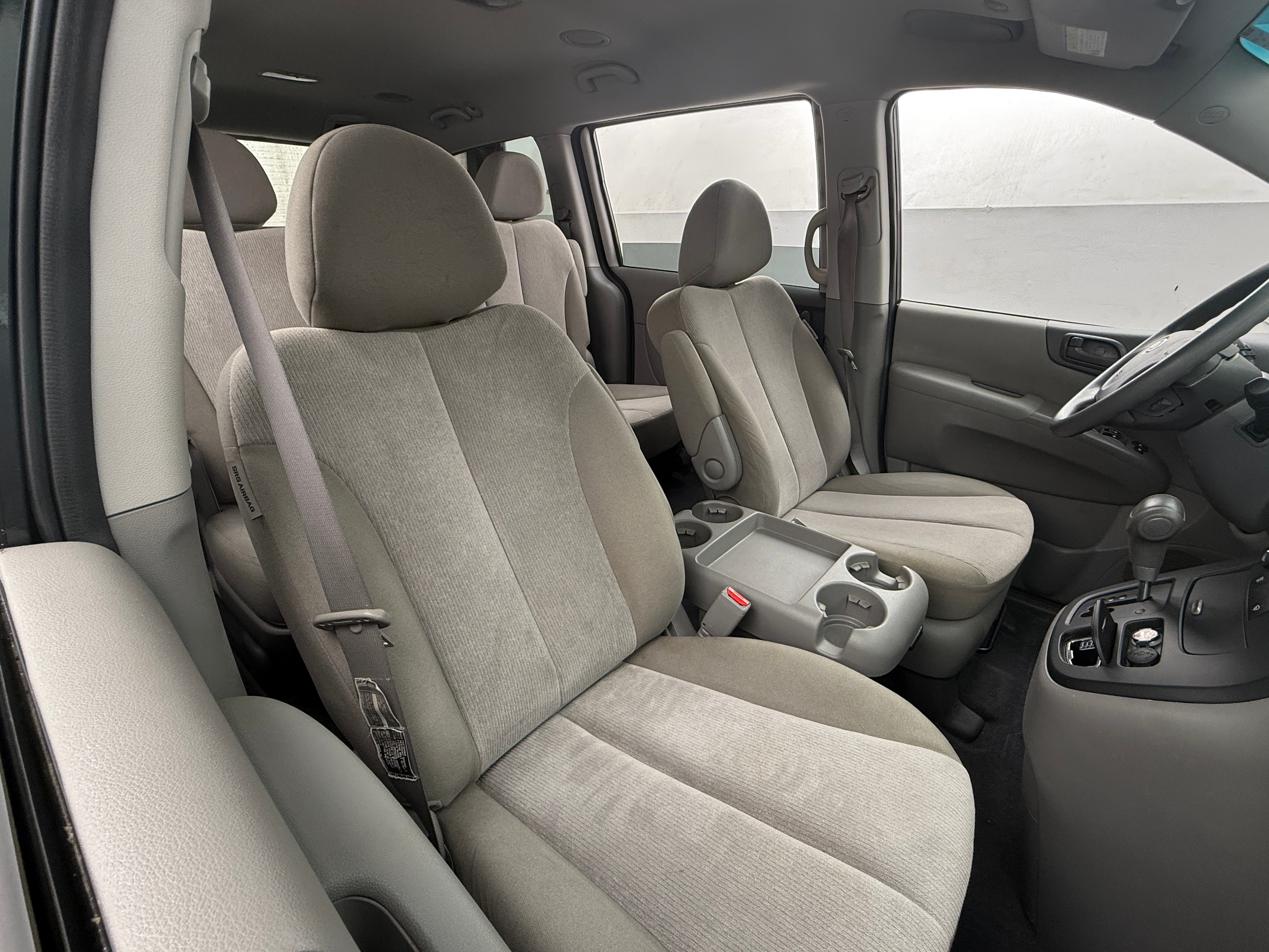 2012 Kia Sedona LX 2