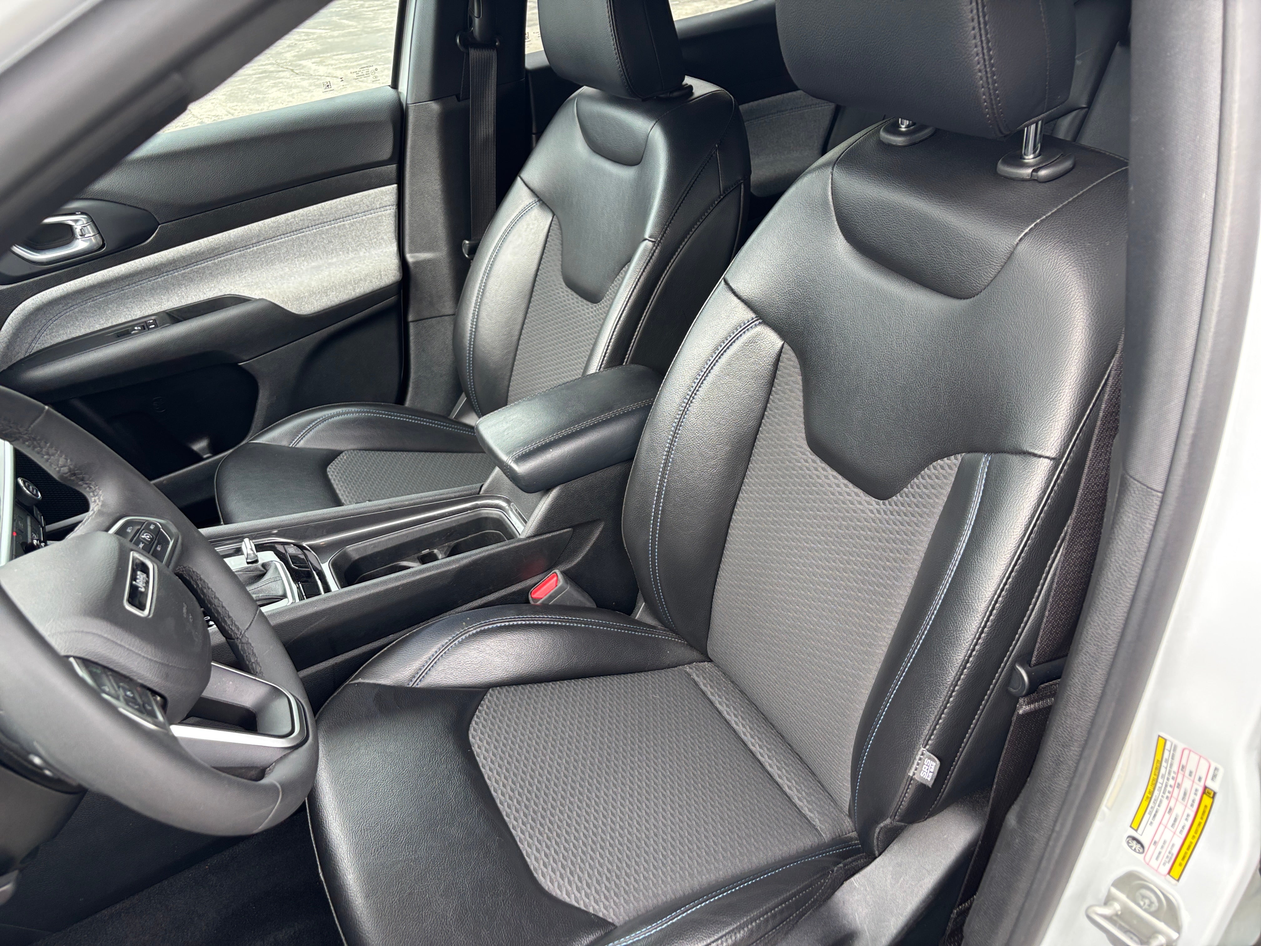 2023 Jeep Compass Latitude 2