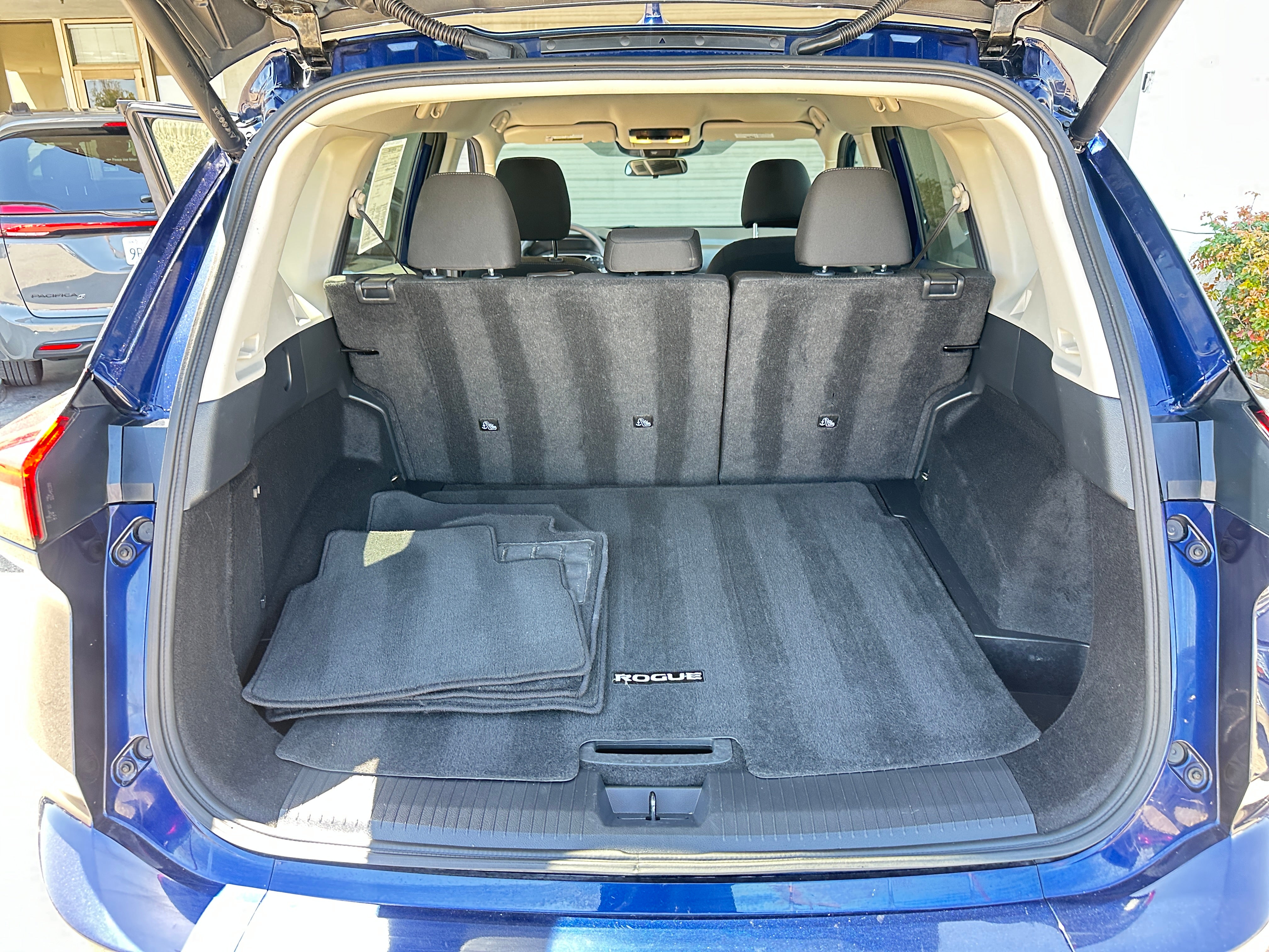 2024 Nissan Rogue SV 6