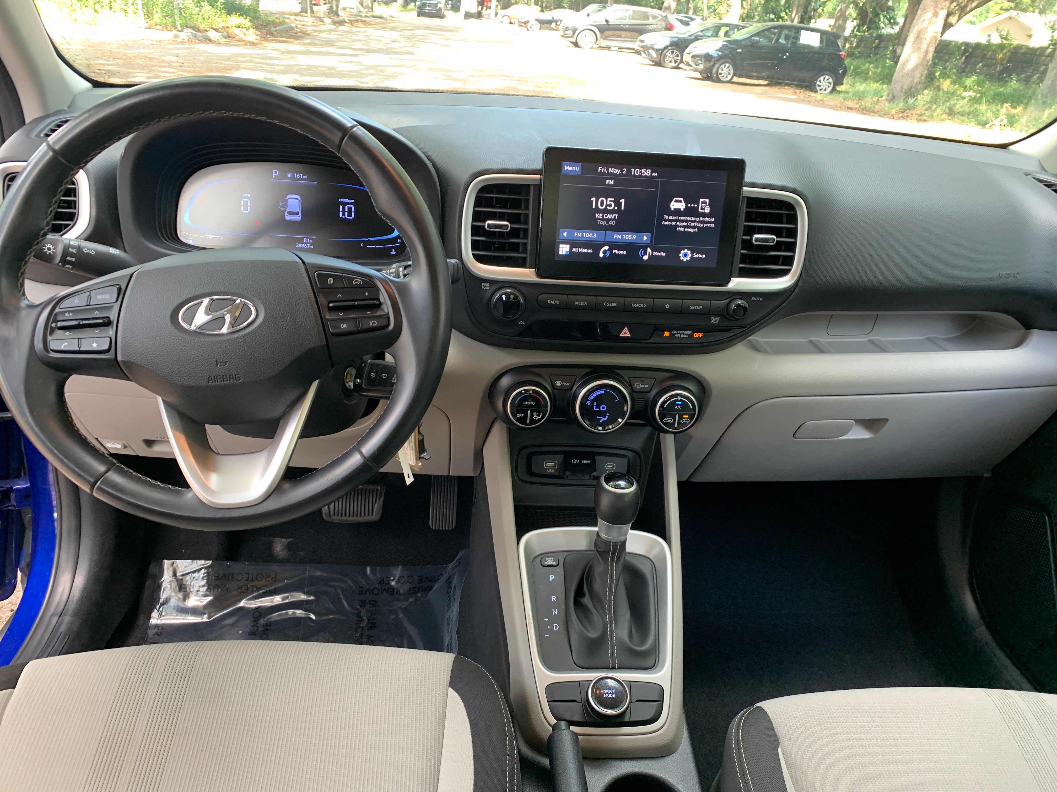 2023 Hyundai Venue SEL 3