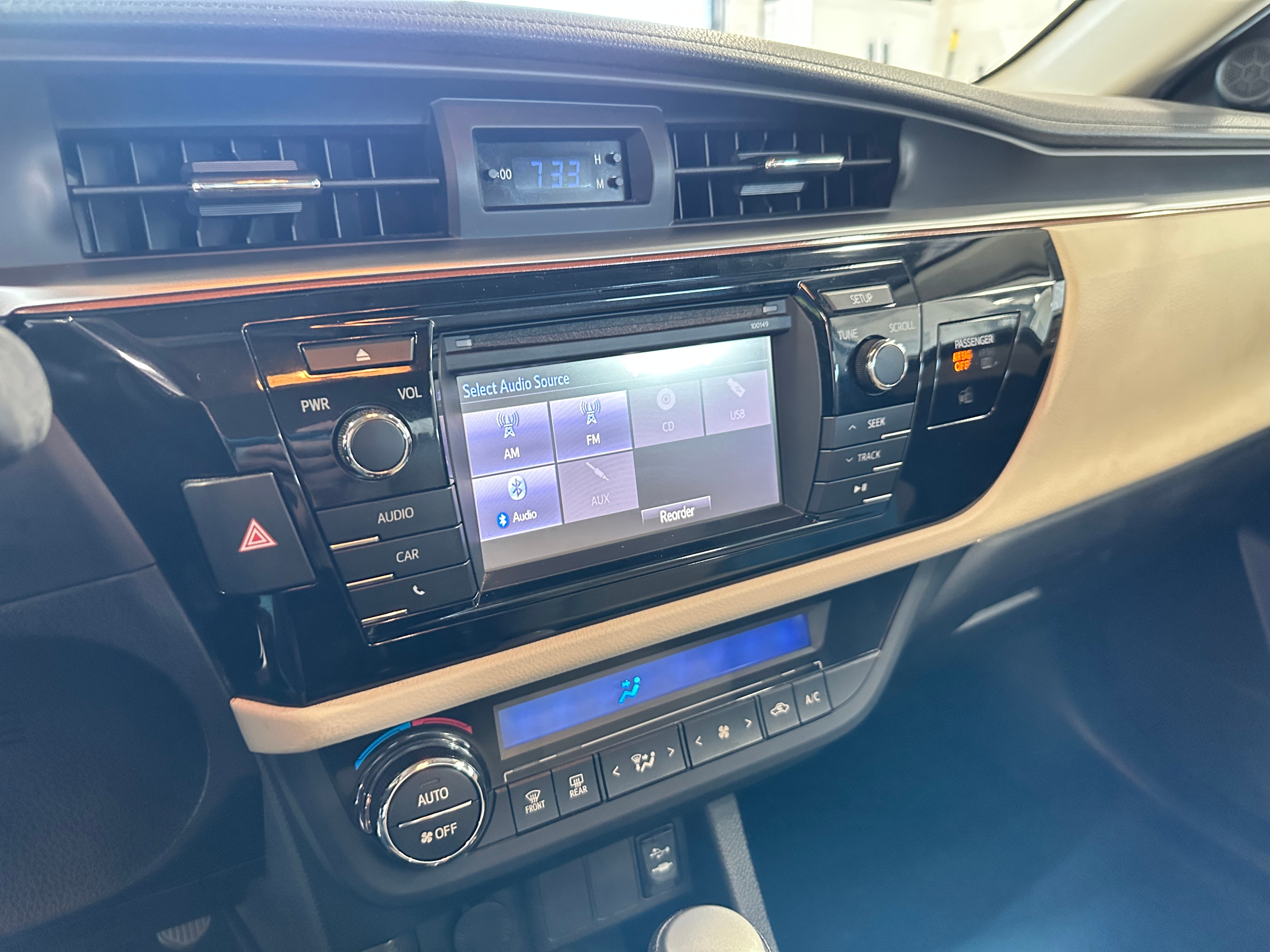 2014 Toyota Corolla LE 4