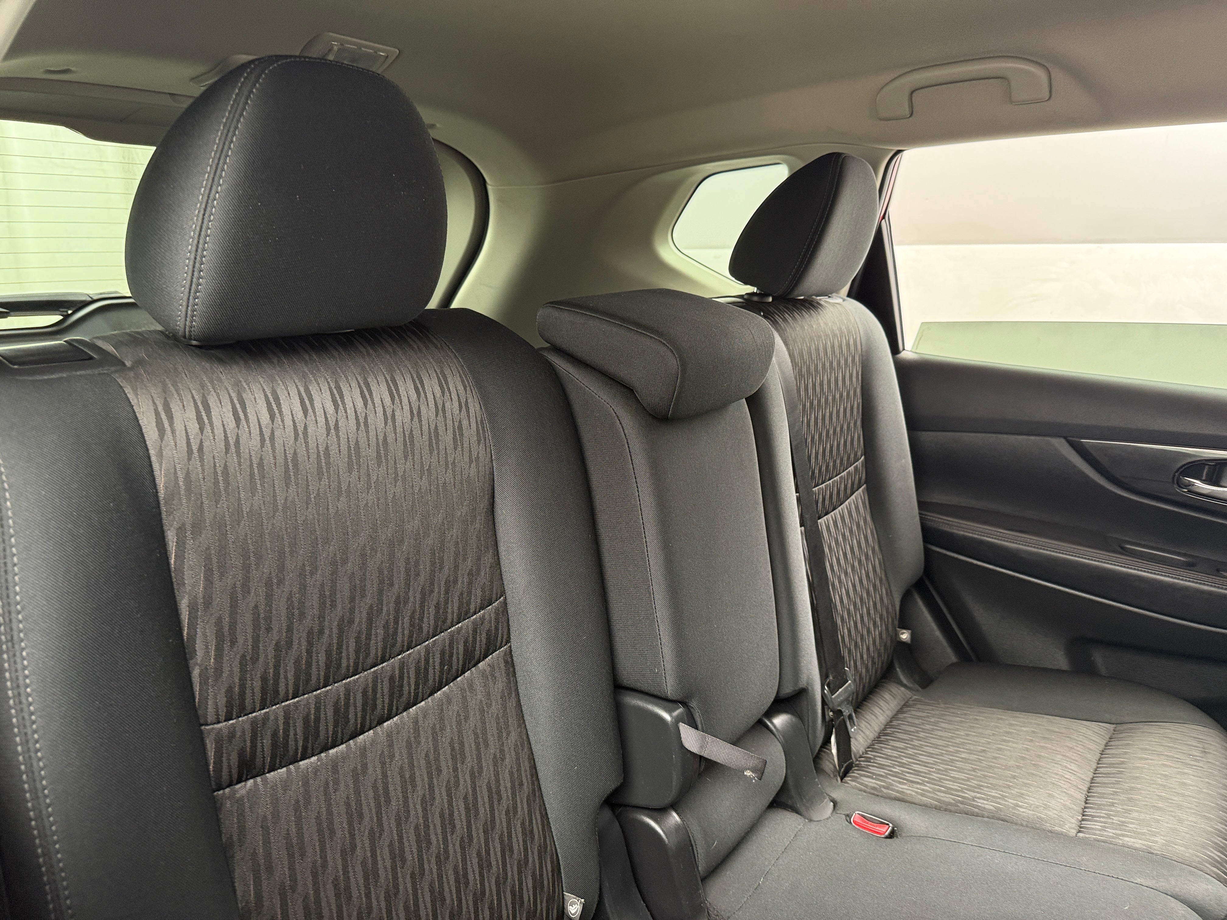 2017 Nissan Rogue SV 6