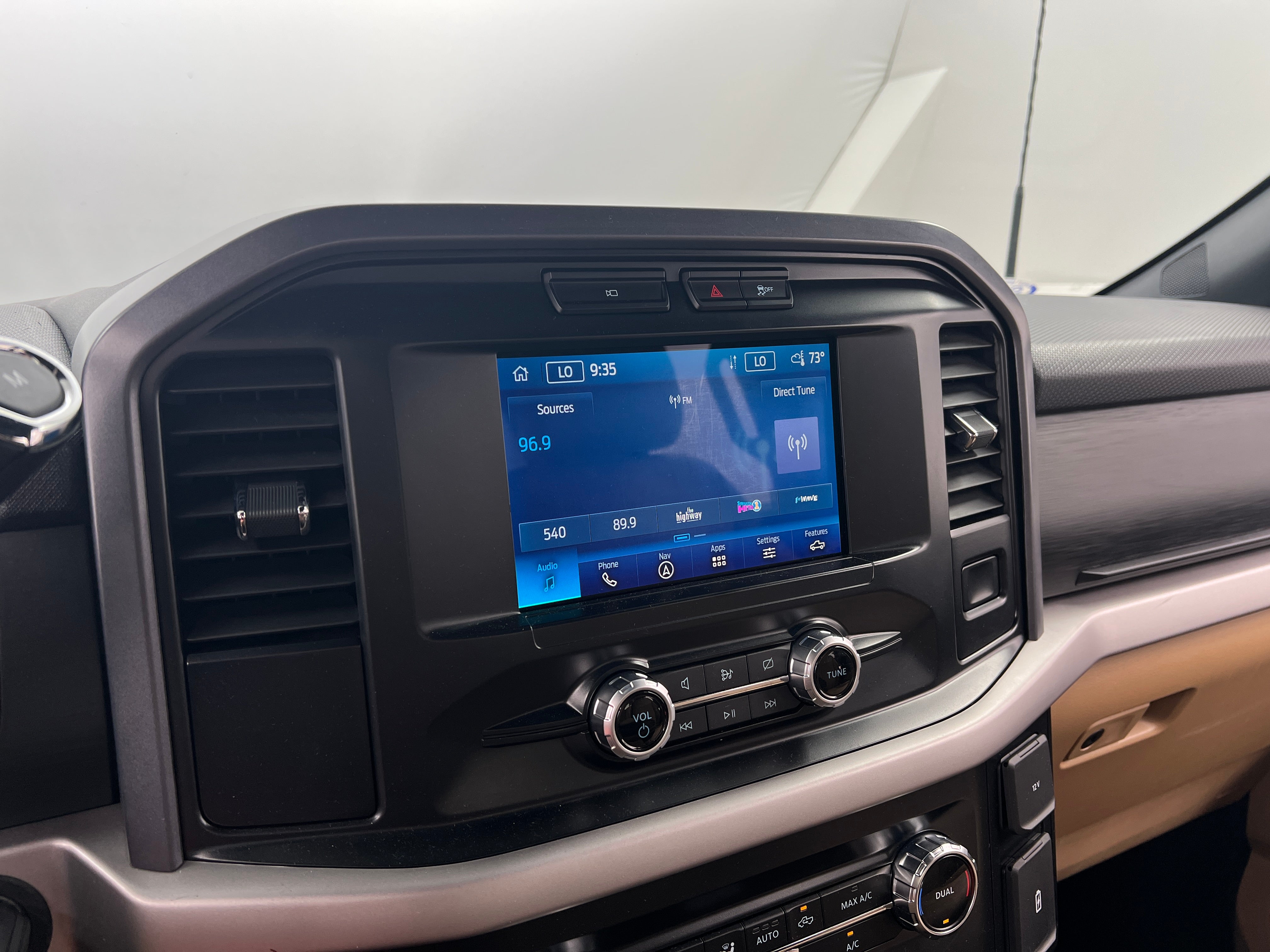 2023 Ford Econoline E-150 4