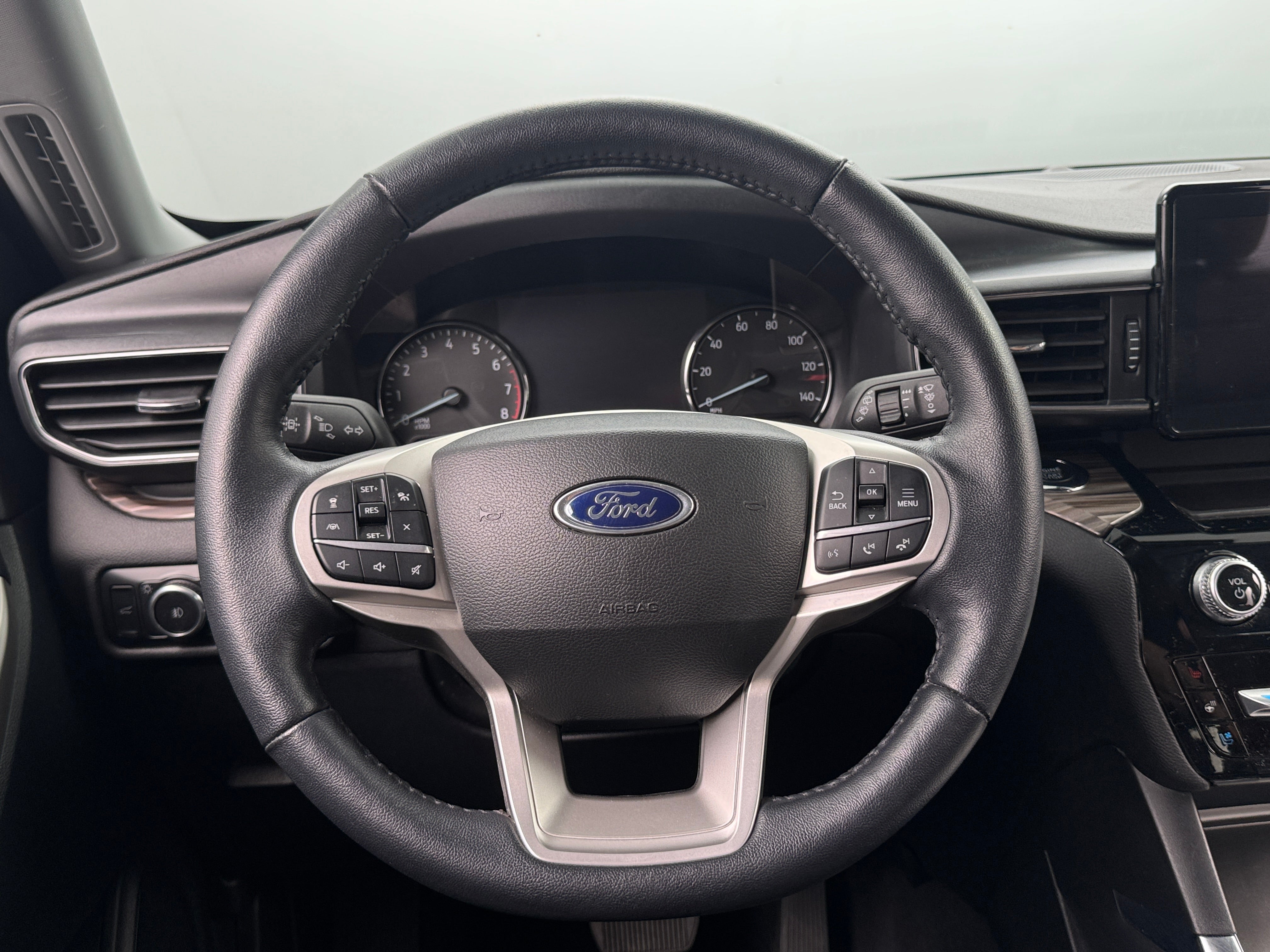 2023 Ford Explorer Limited 4