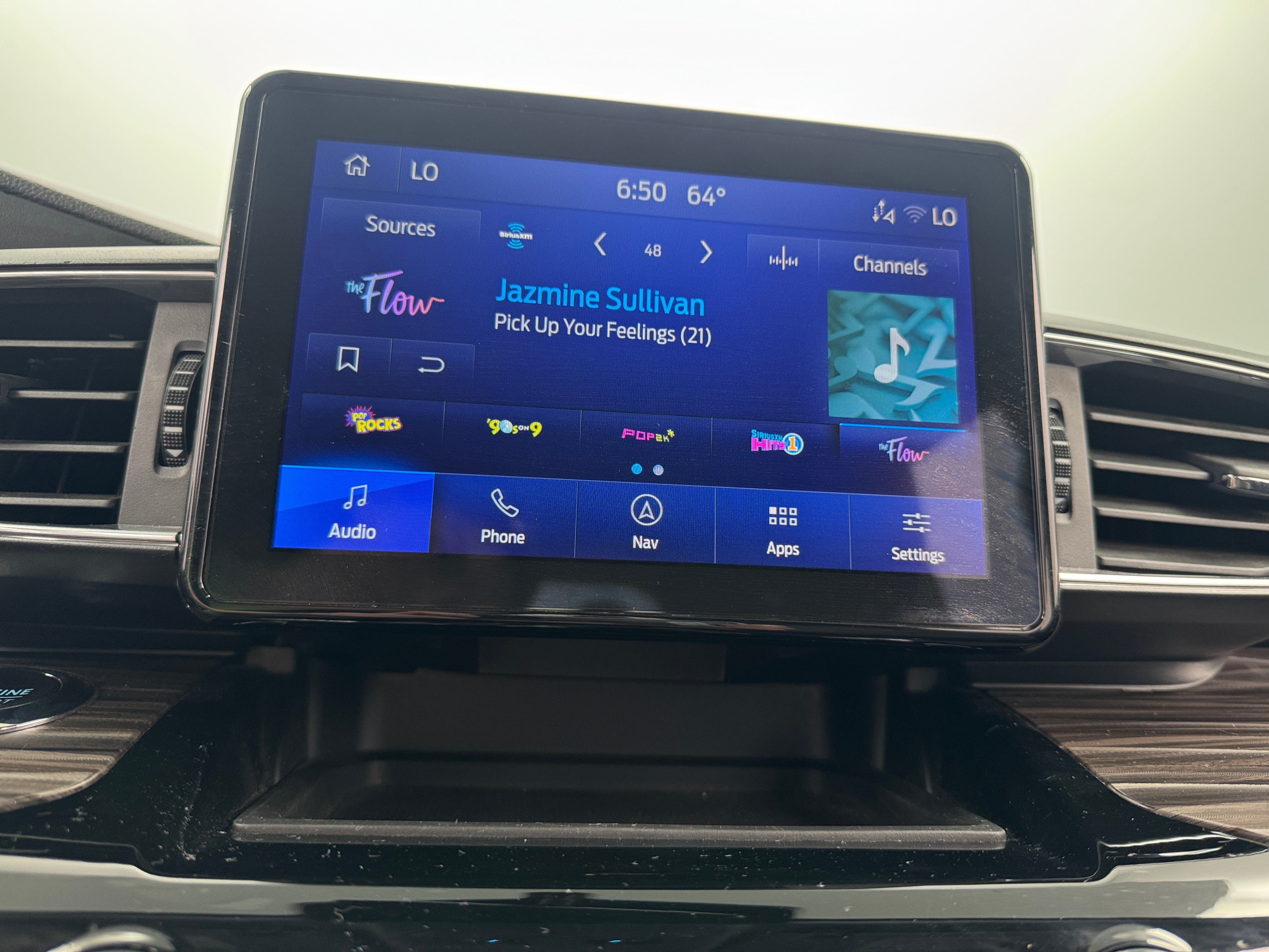2023 Ford Explorer Limited 3