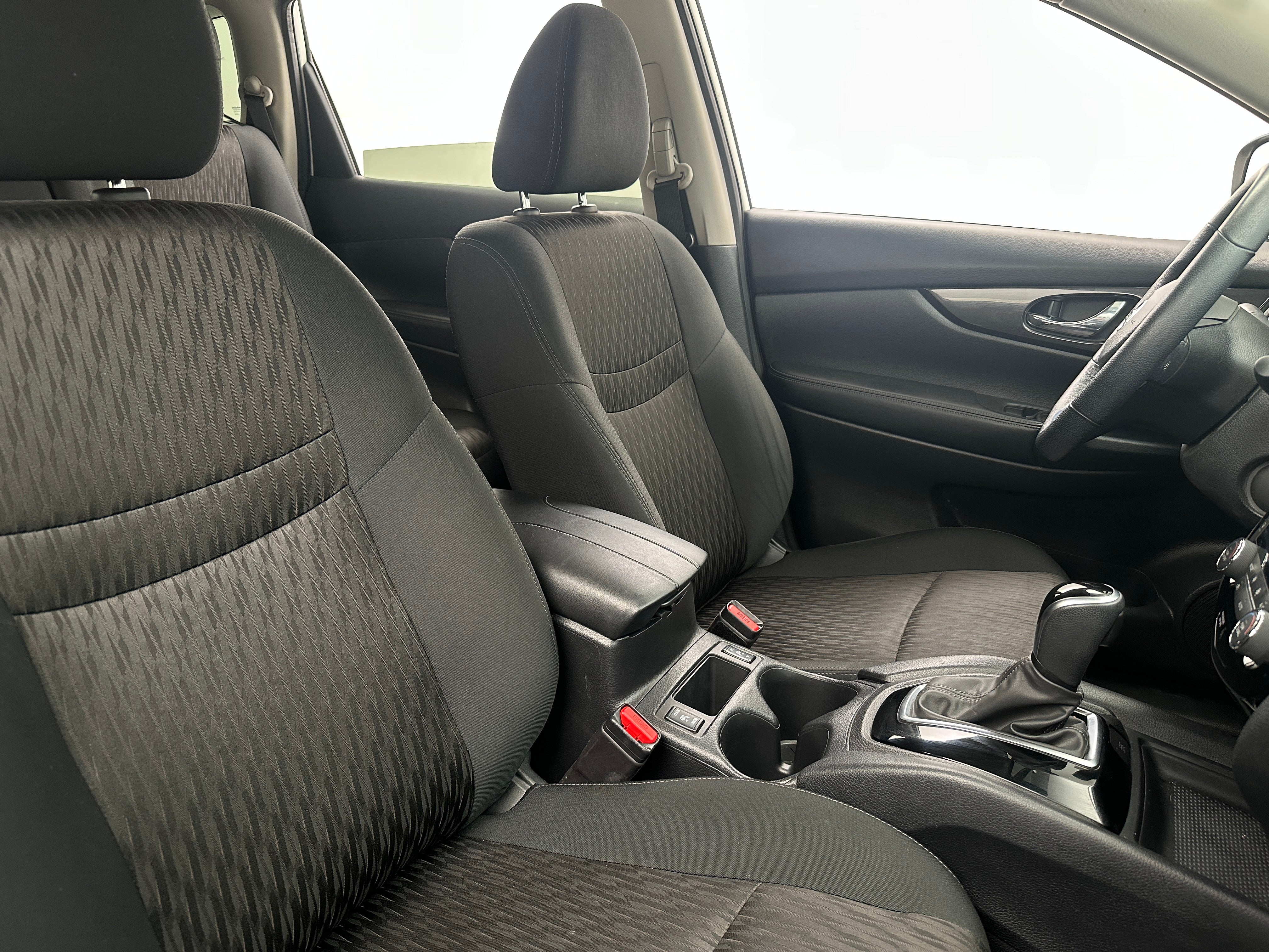 2019 Nissan Rogue SV 2