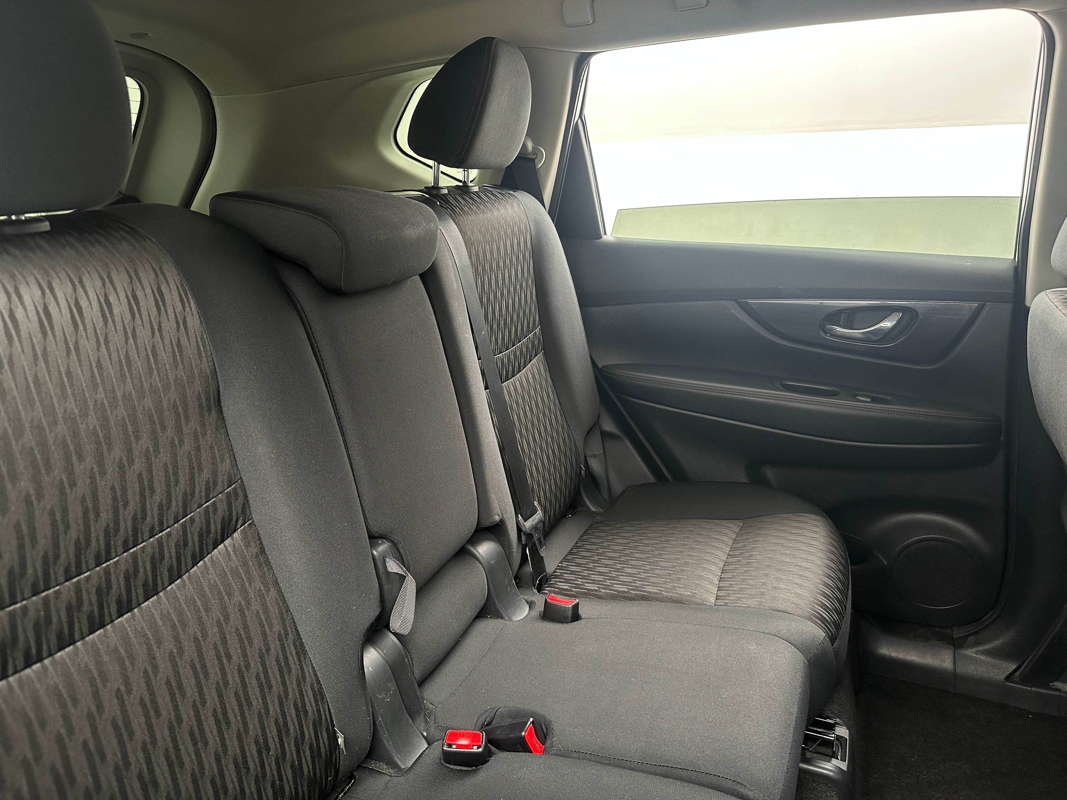 2019 Nissan Rogue SV 6