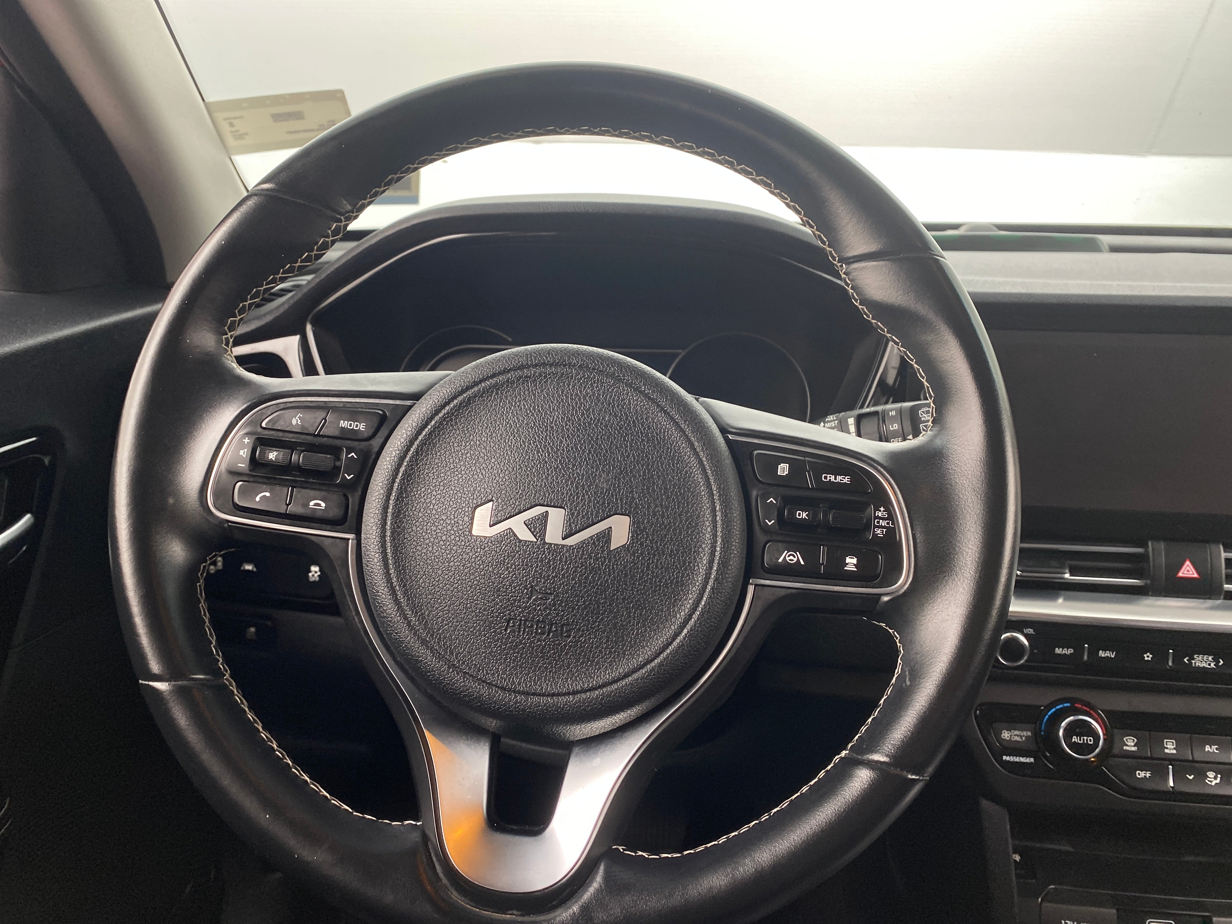 2022 Kia Niro EX 5