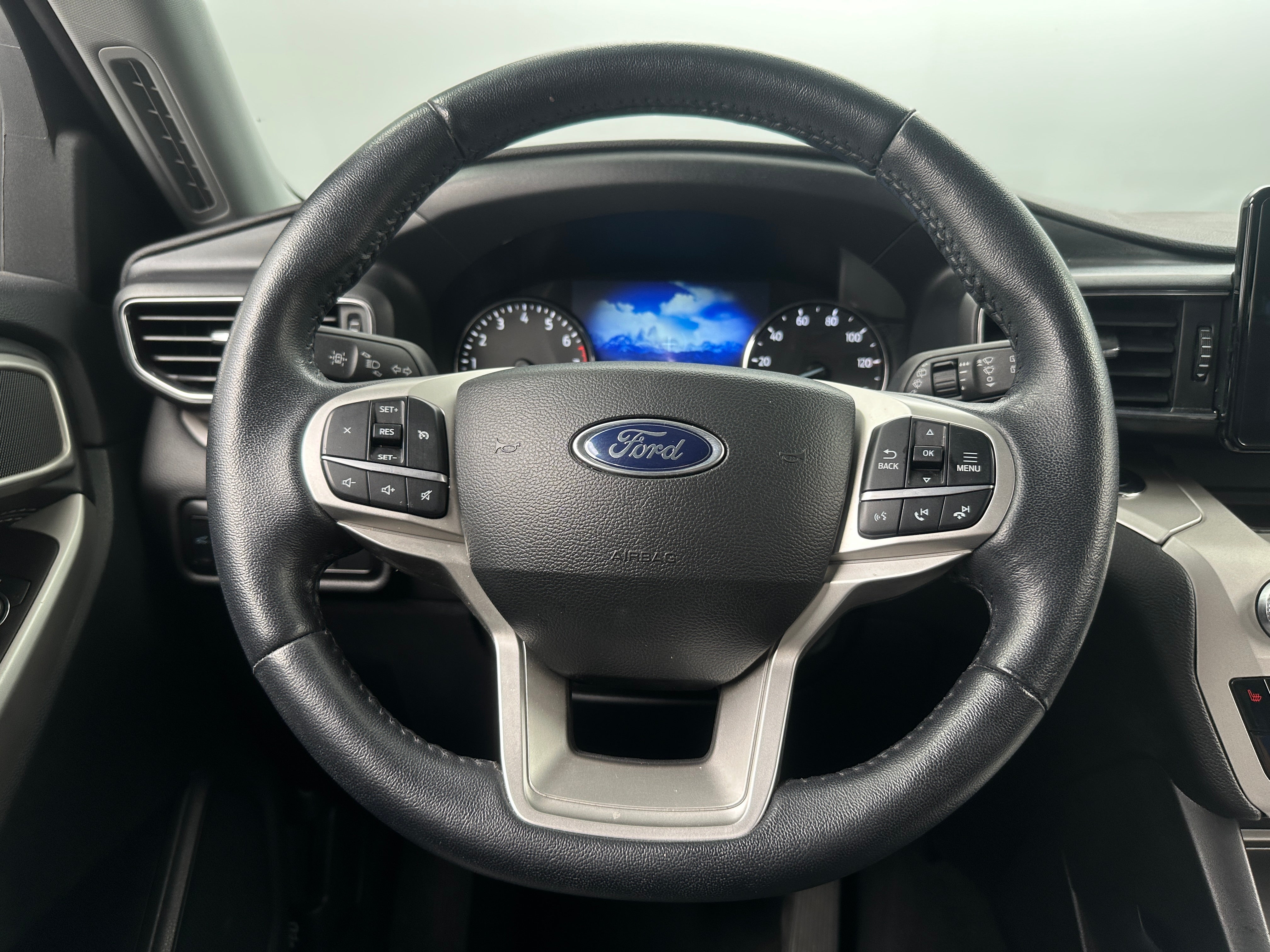 2023 Ford Explorer XLT 5