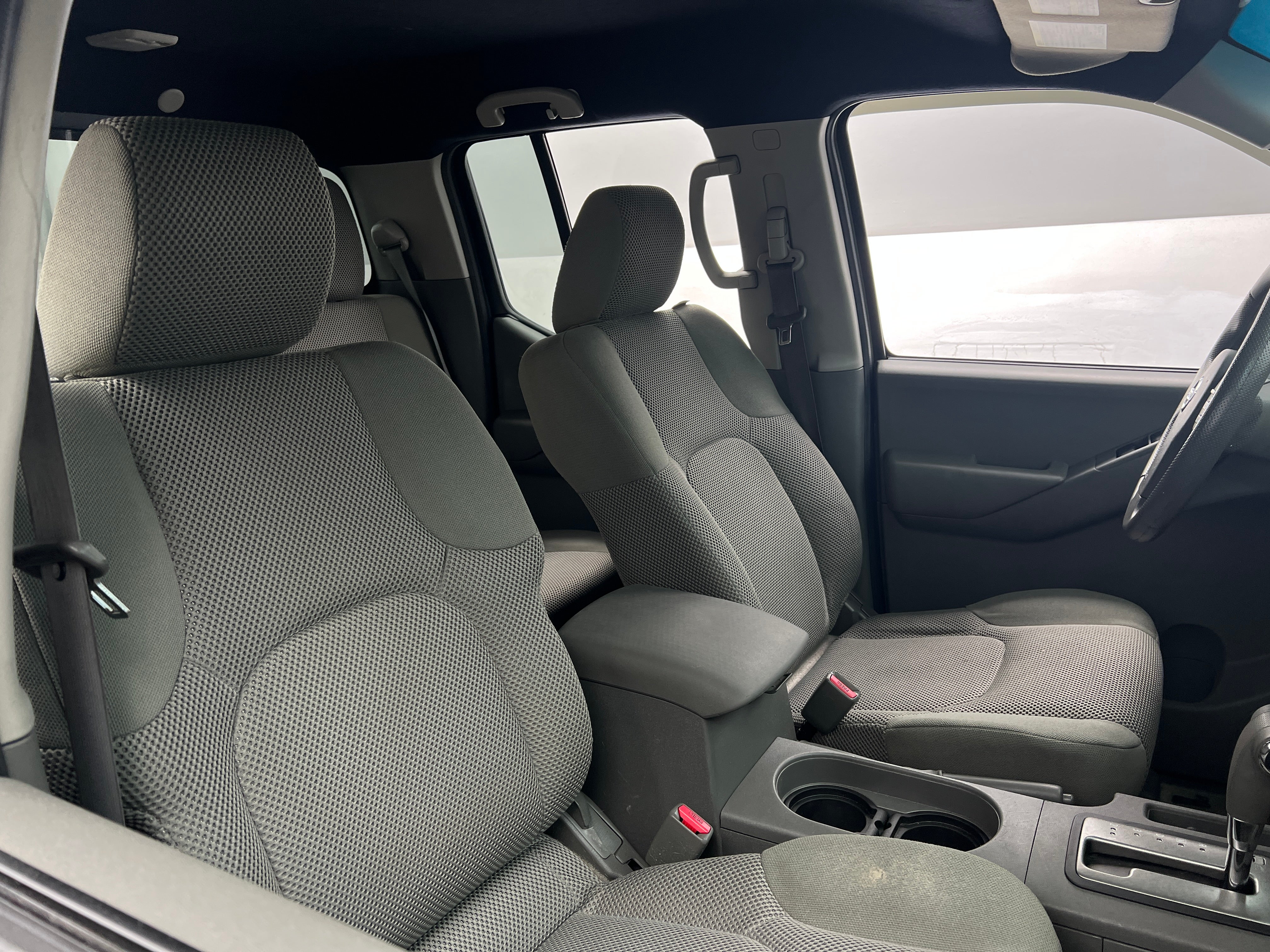 2014 Nissan Frontier SV 2