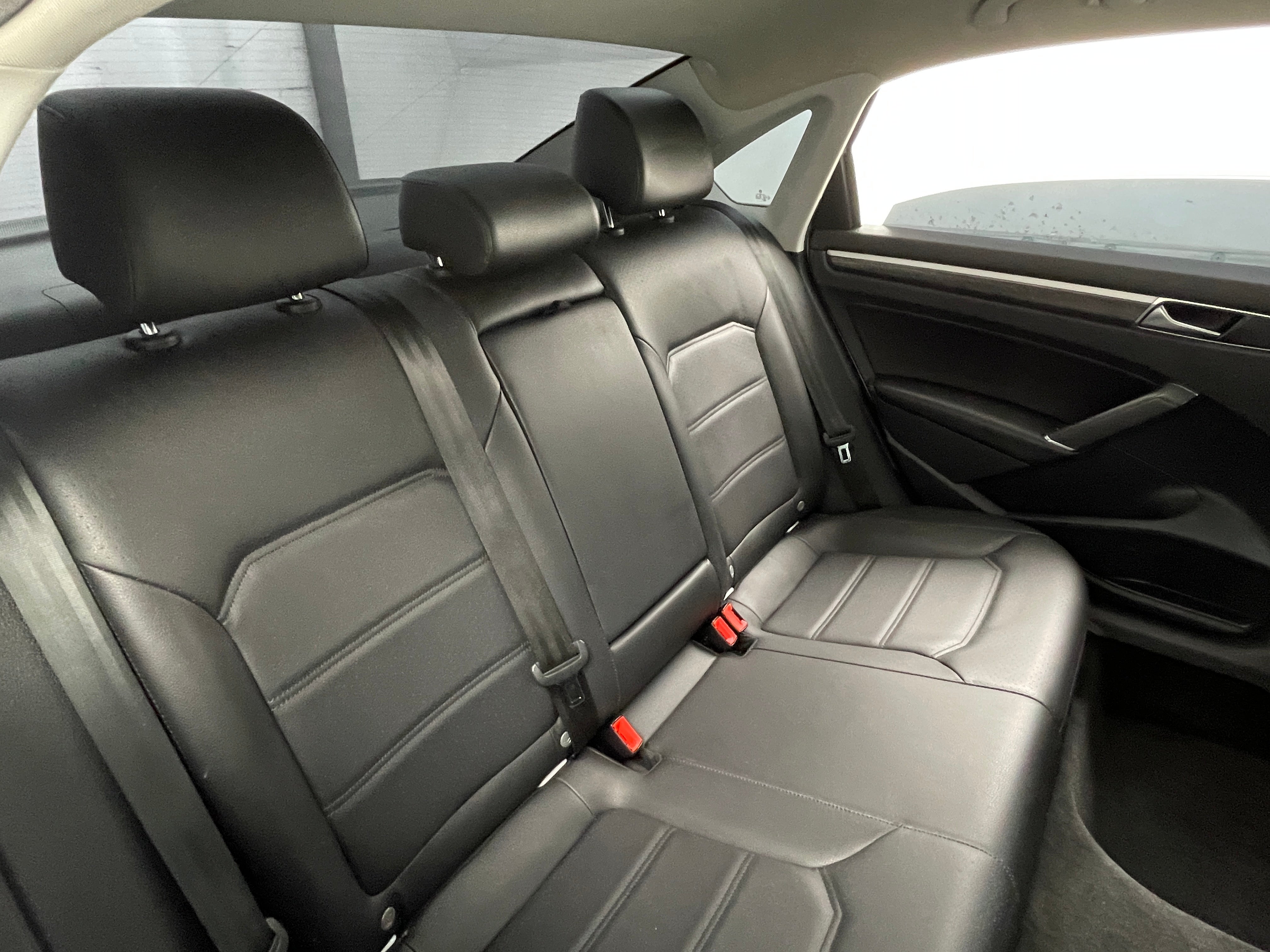 2018 Volkswagen Passat 2.0T 5