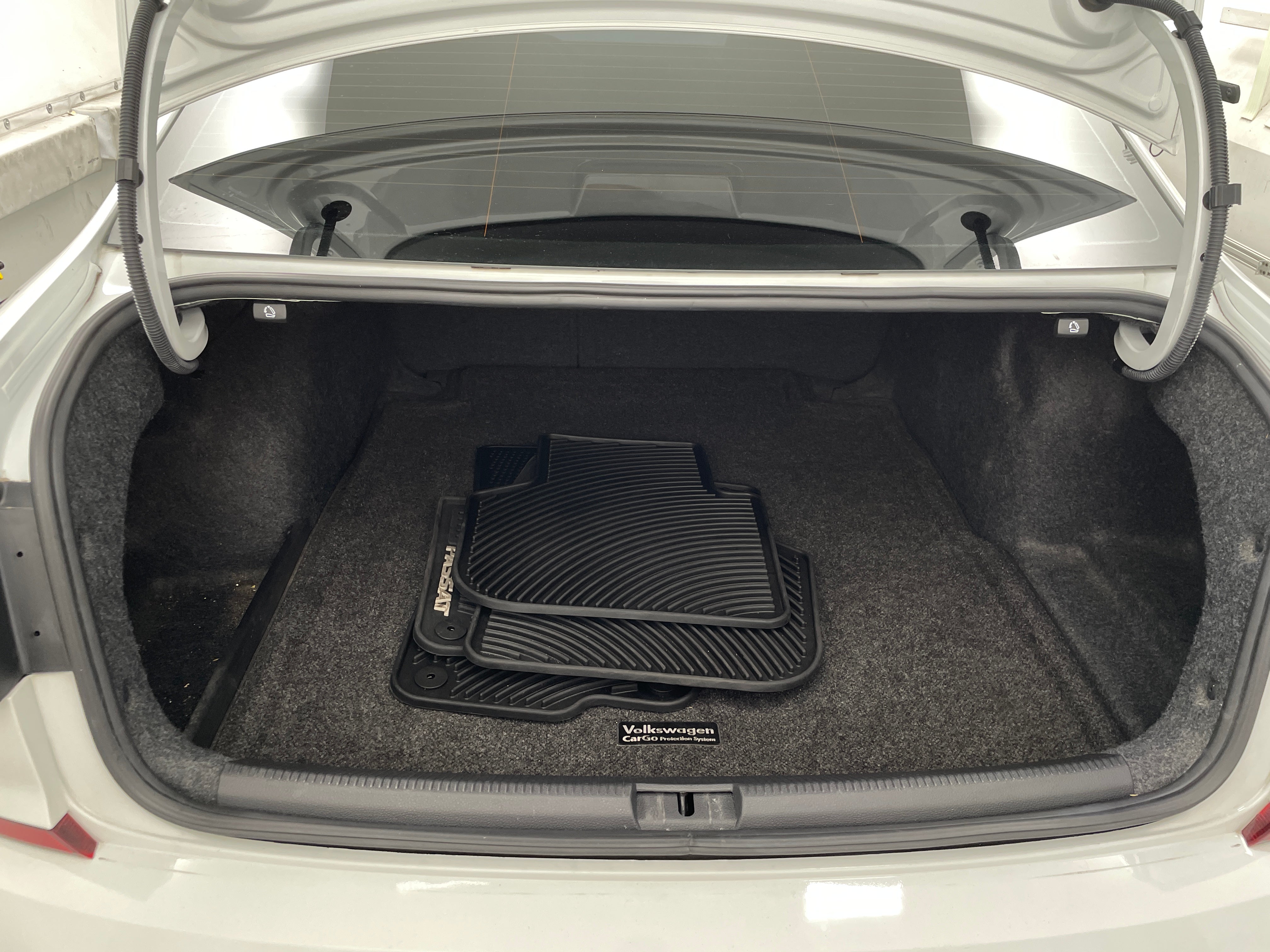 2018 Volkswagen Passat 2.0T 6