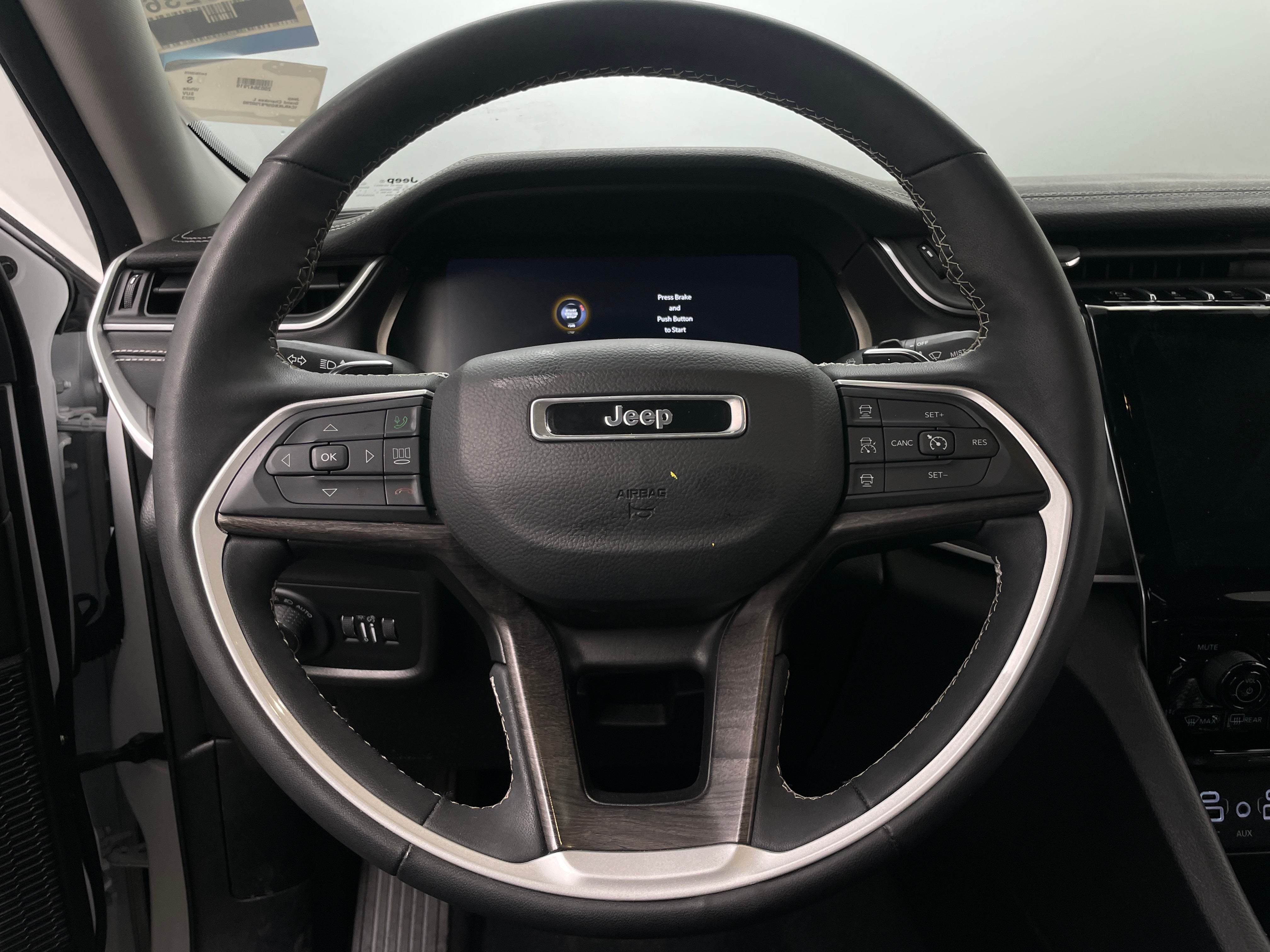 2023 Jeep Grand Cherokee L Limited Edition 4