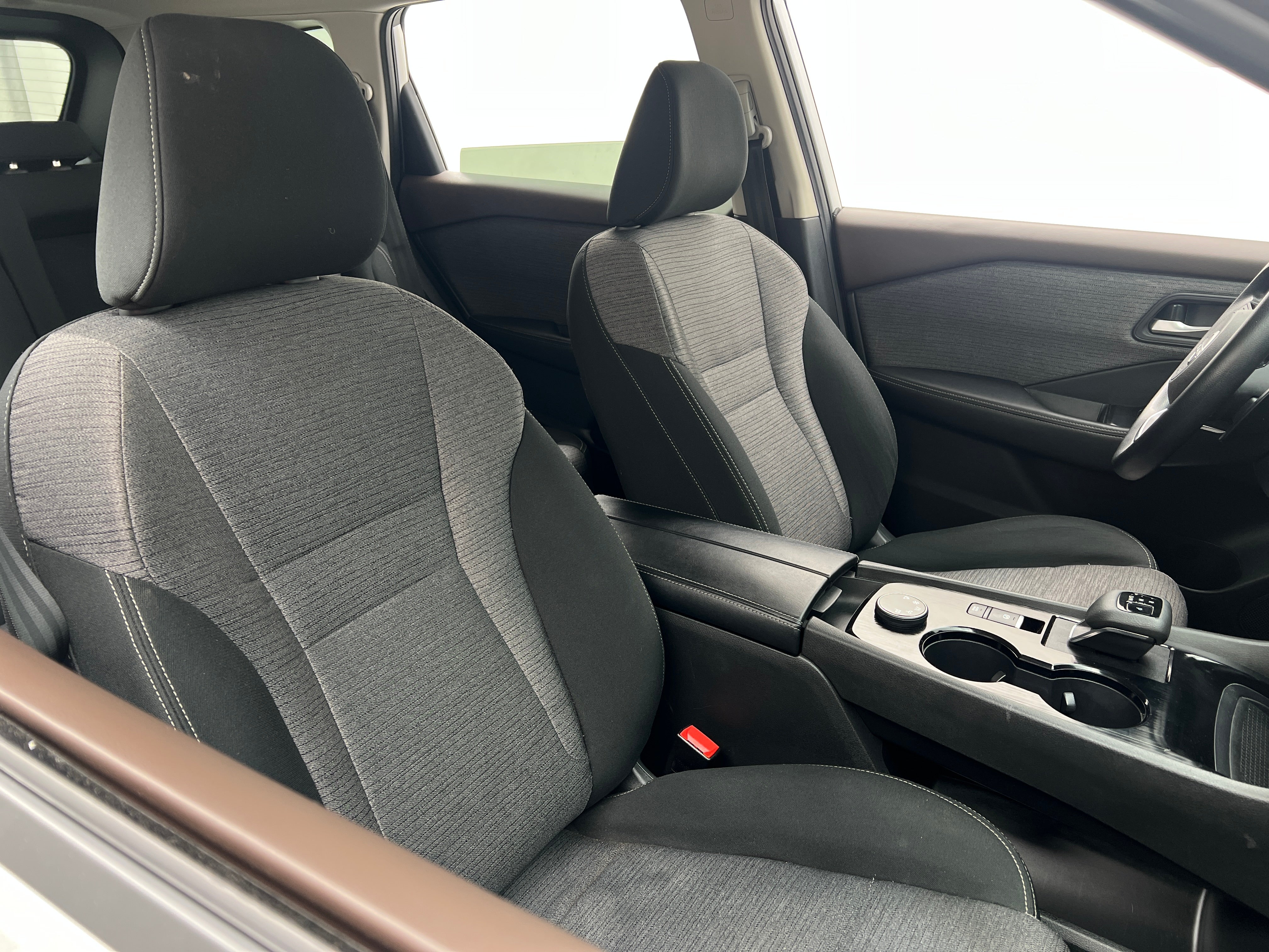 2023 Nissan Rogue SV 2