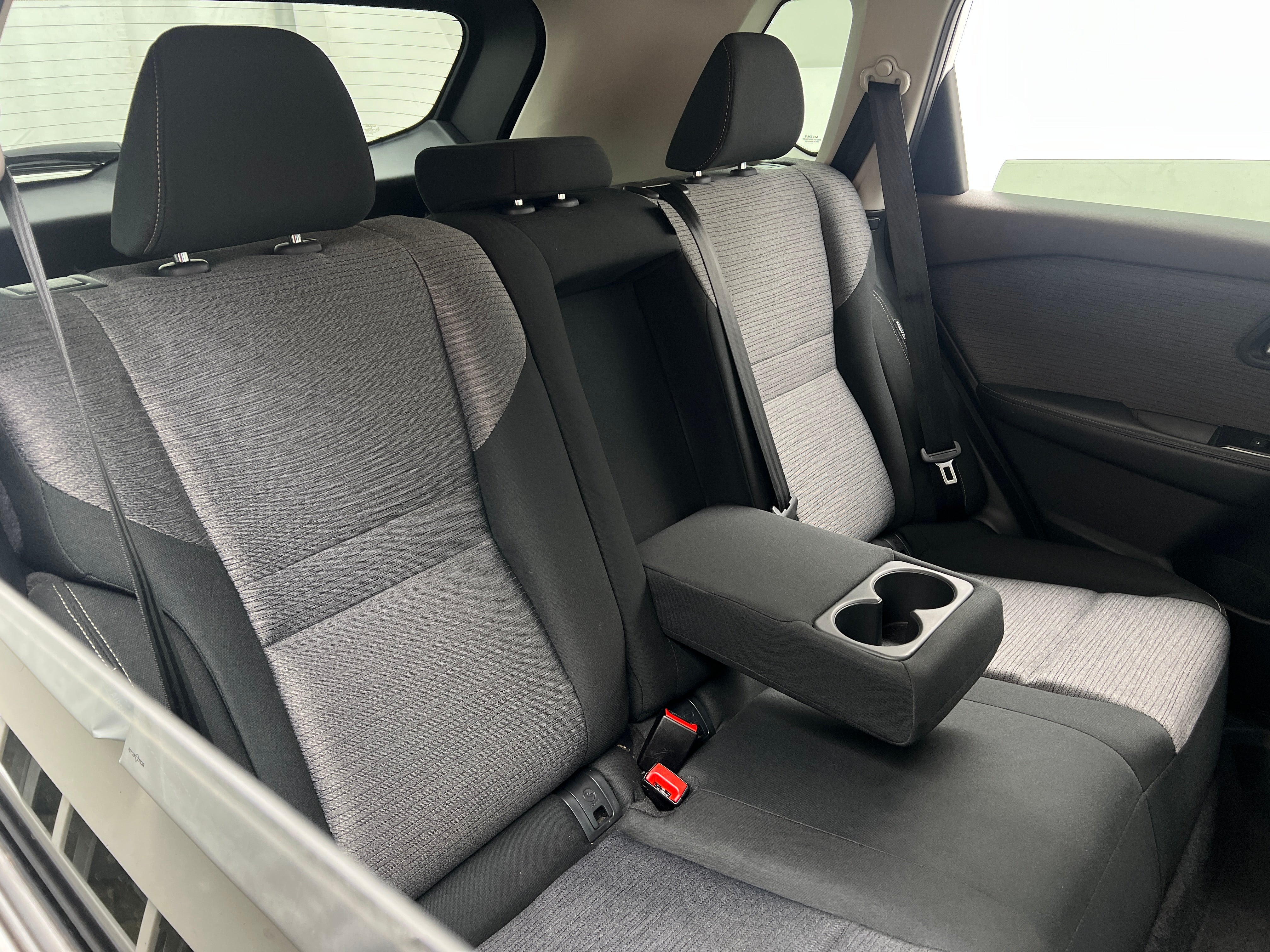 2023 Nissan Rogue SV 6