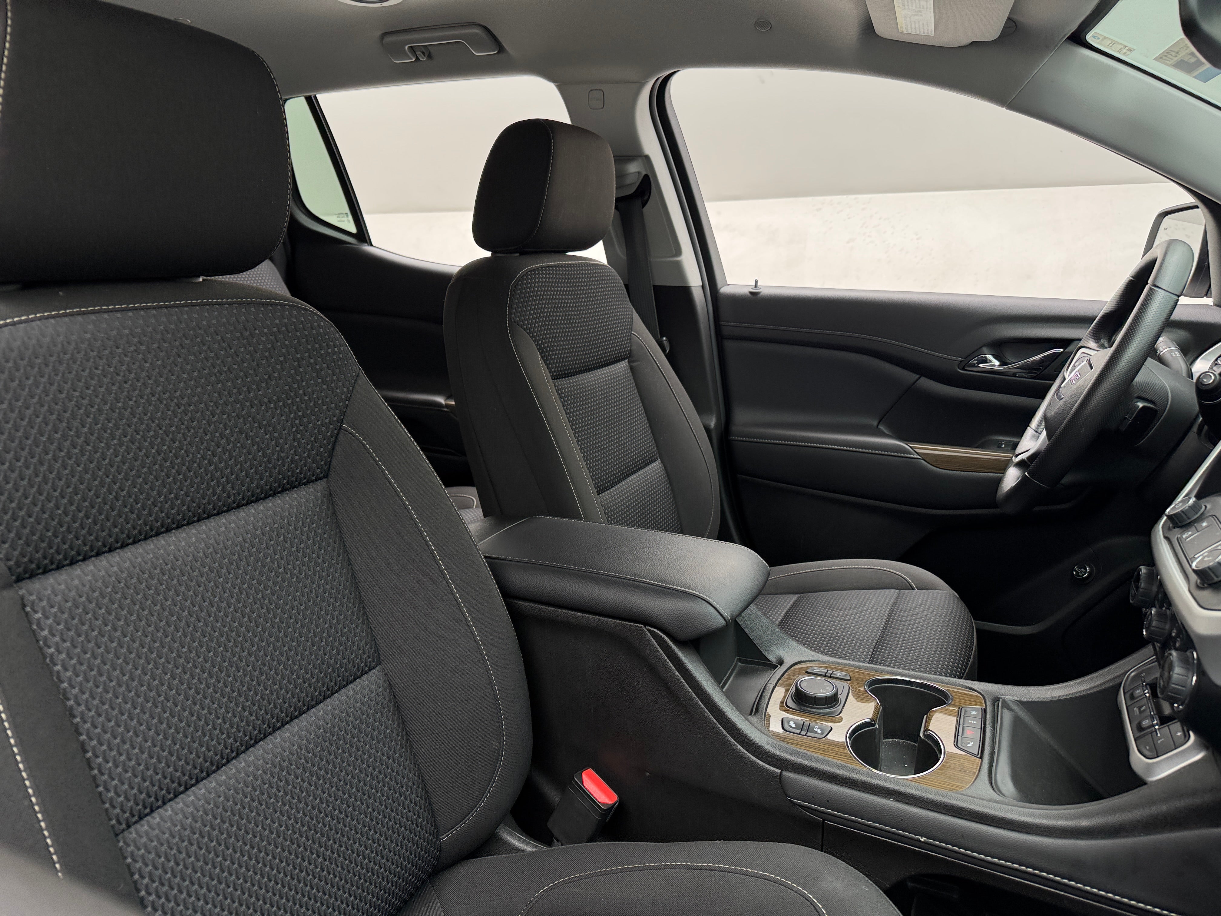 2023 GMC Acadia SLE 2