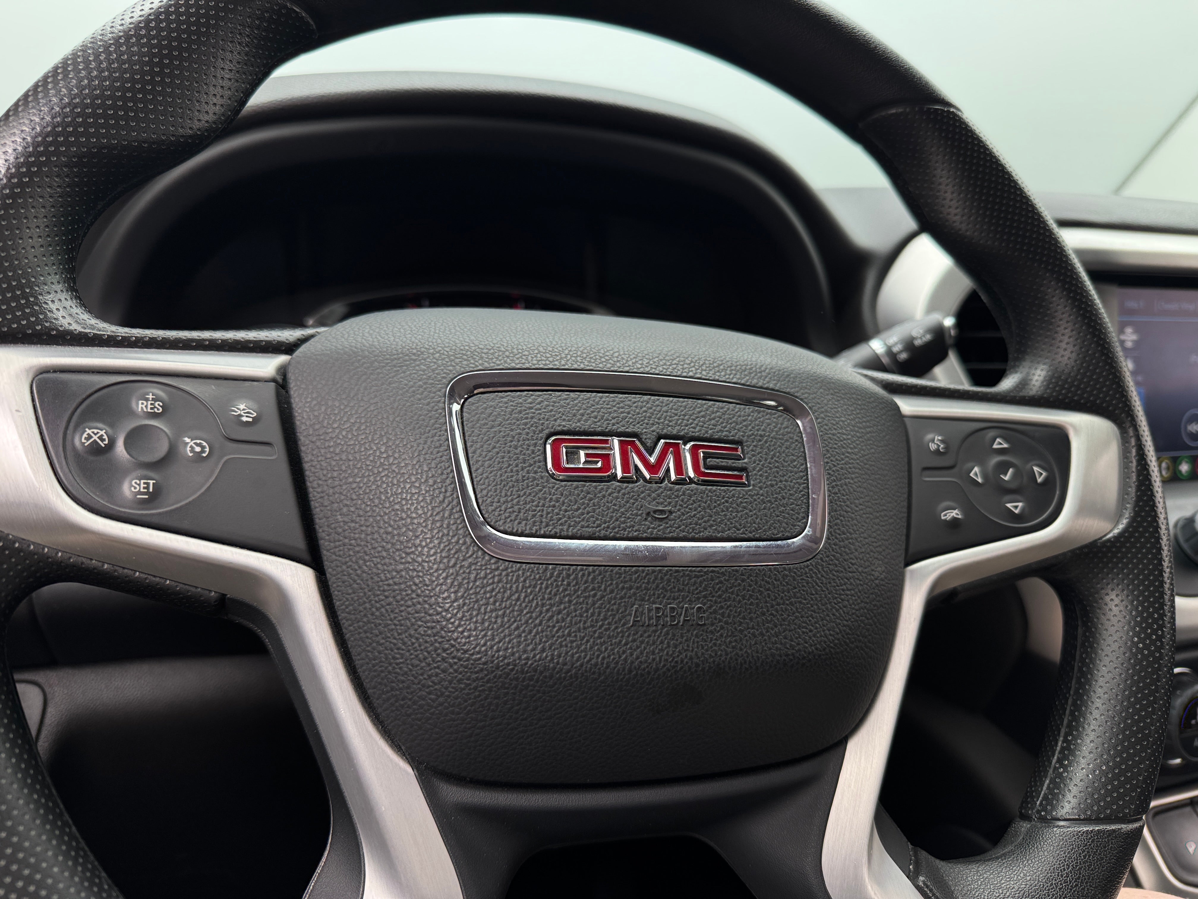 2023 GMC Acadia SLE 5