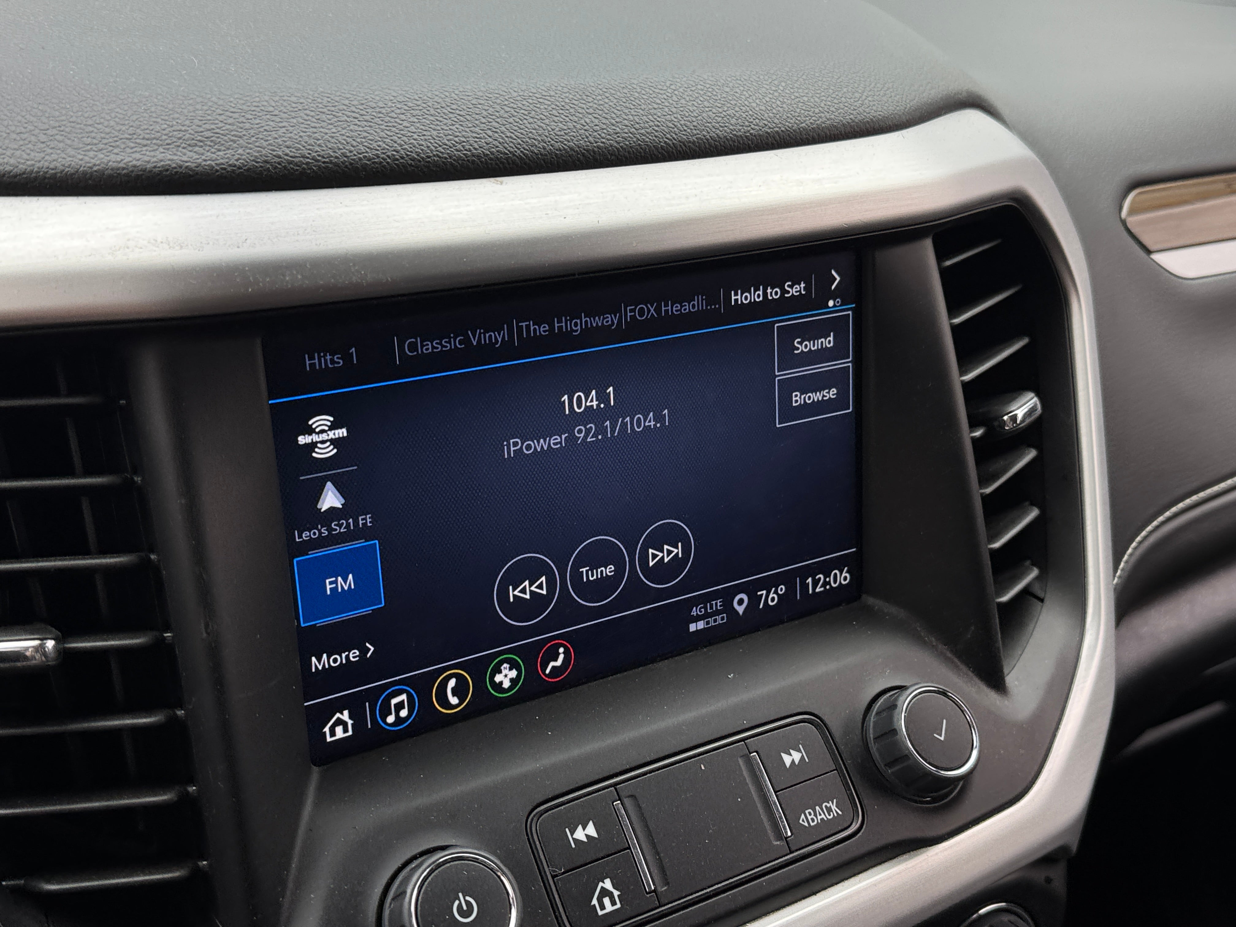 2023 GMC Acadia SLE 4