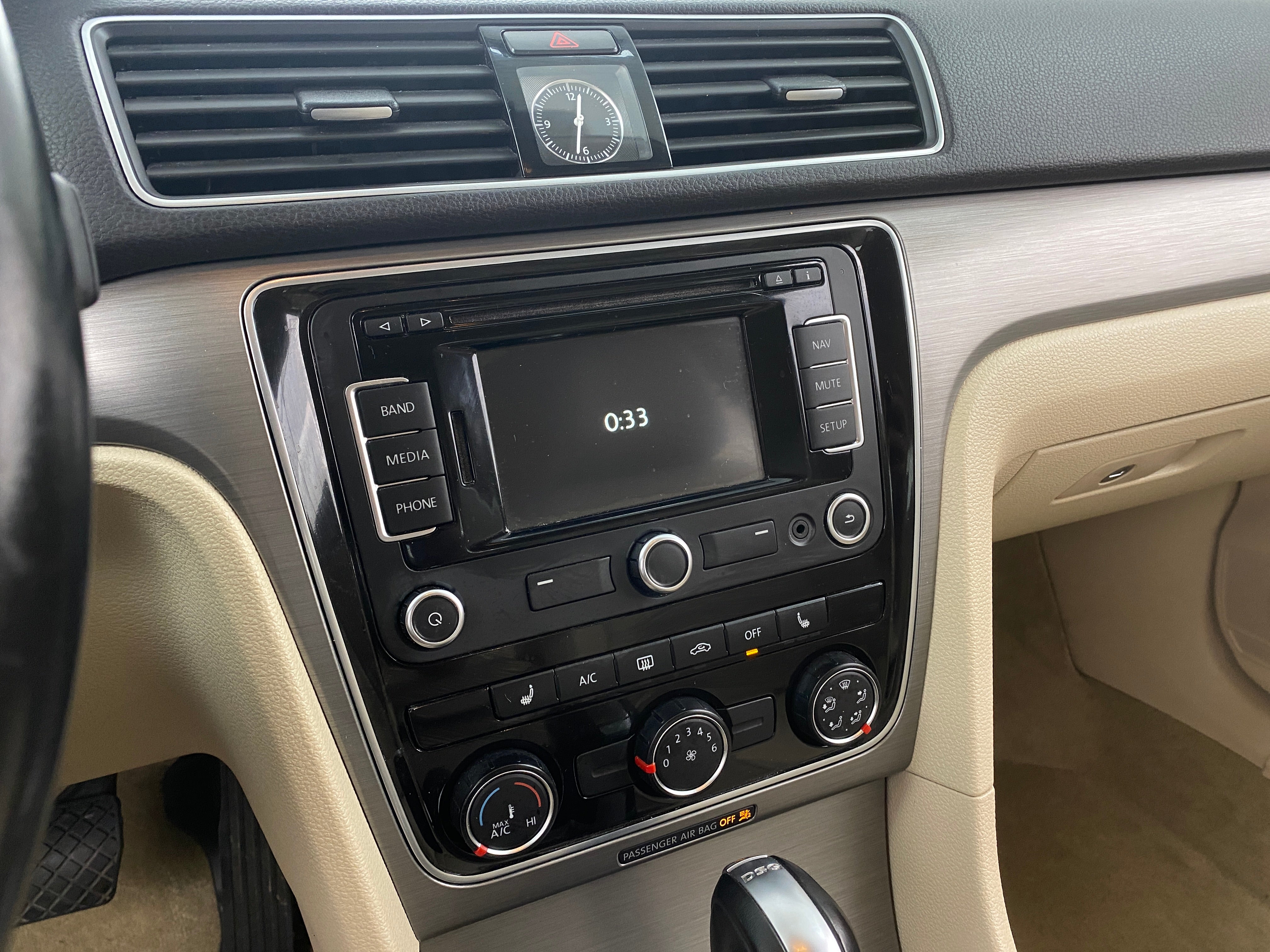 2015 Volkswagen Passat SE 3