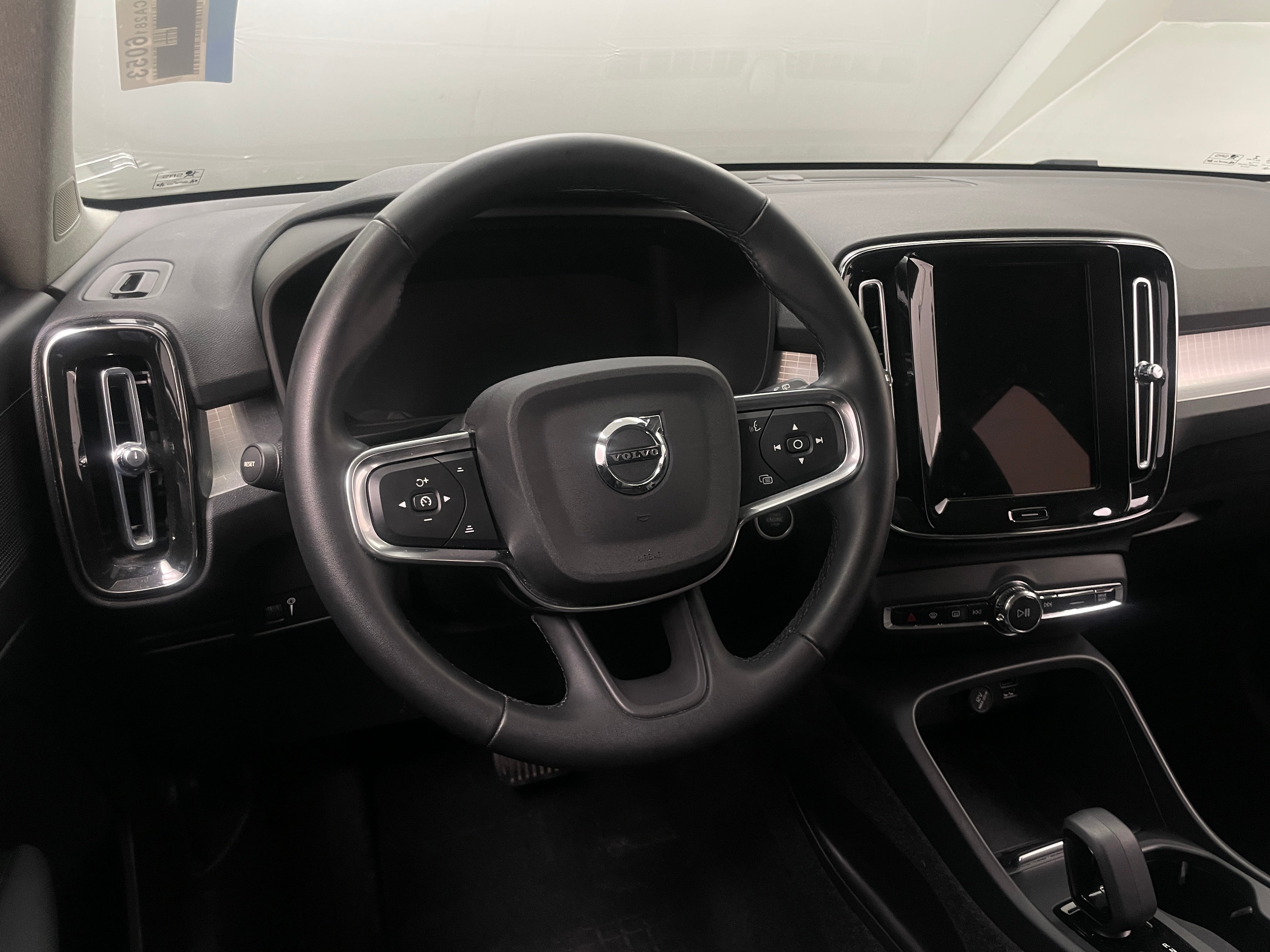 2022 Volvo XC40 T5 Momentum 4