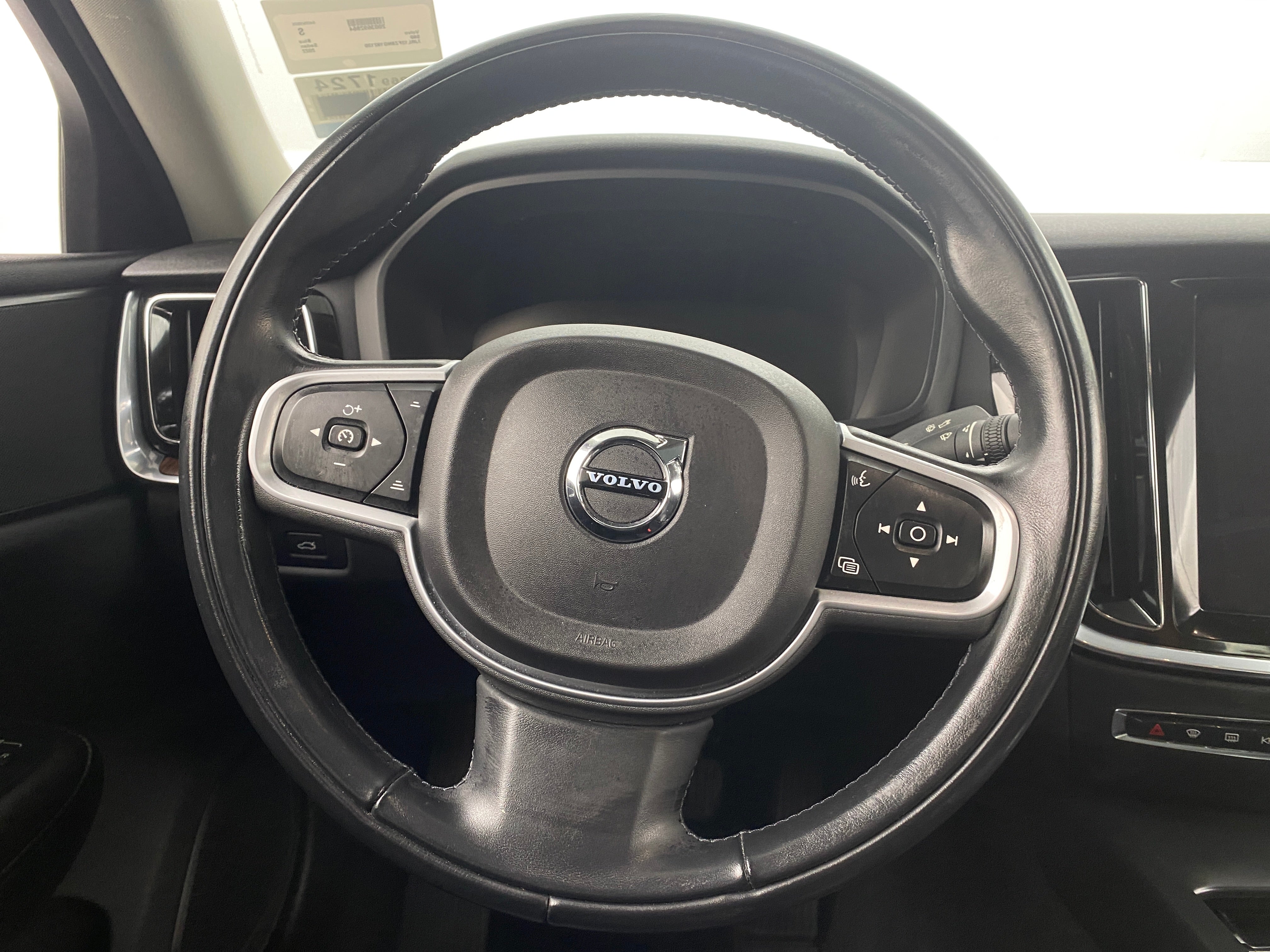 2022 Volvo S60 B5 Momentum 5