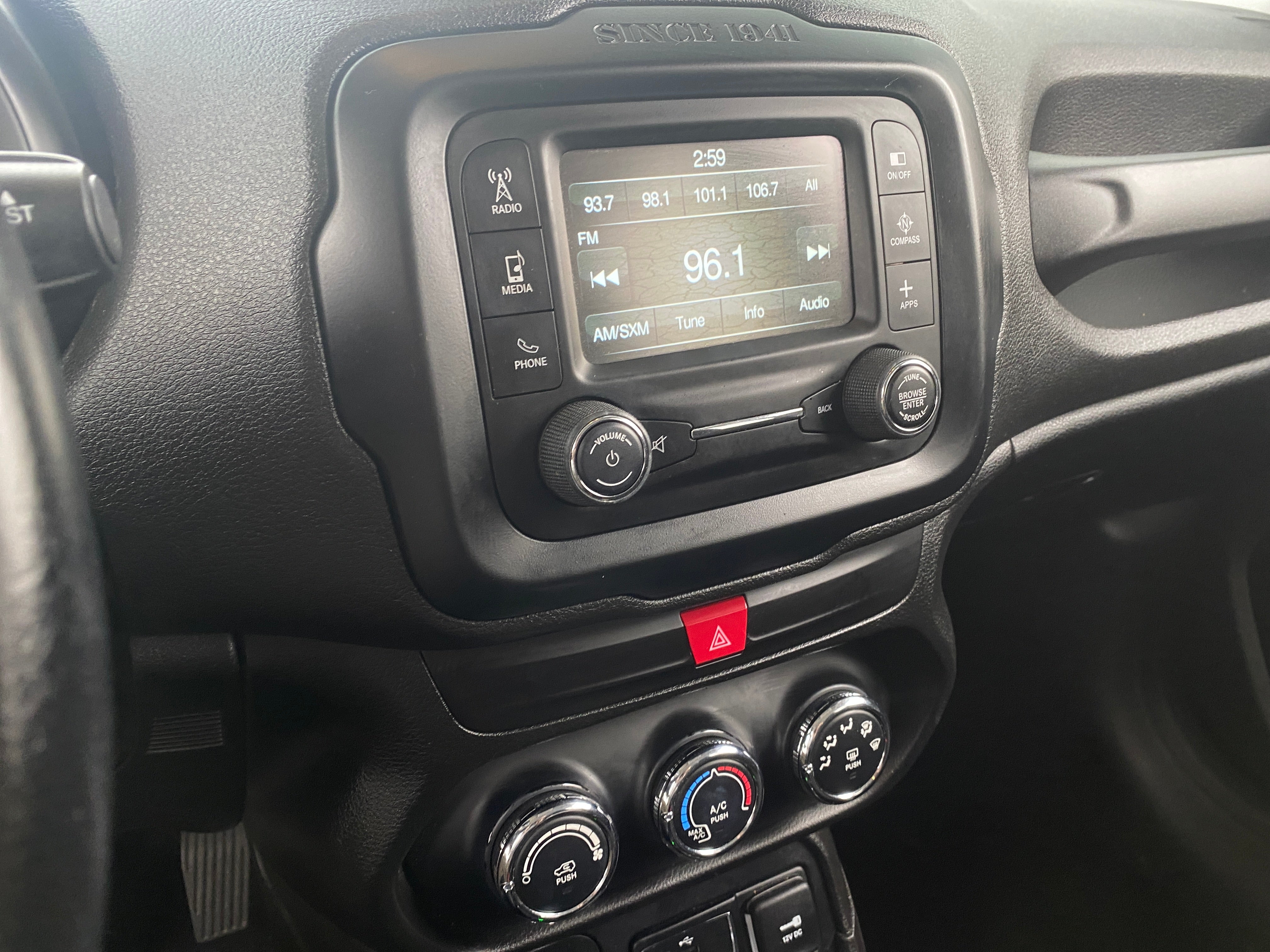 2017 Jeep Renegade Altitude 4