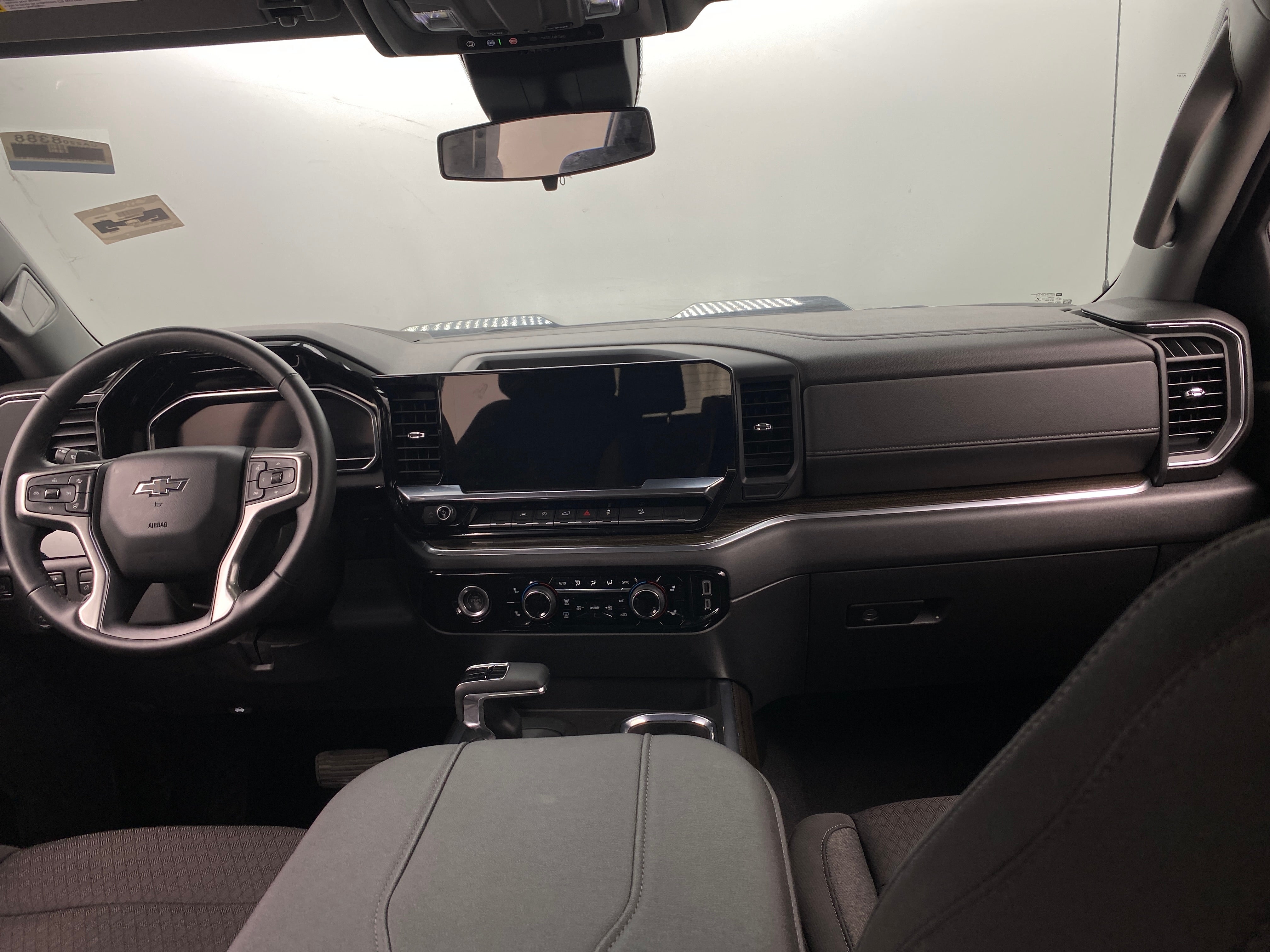 2023 Chevrolet Silverado 1500  3